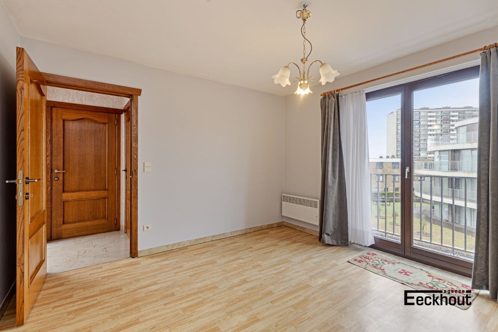 Ruime bel-étage woning met open zicht op de duinen te Bredene! foto 13