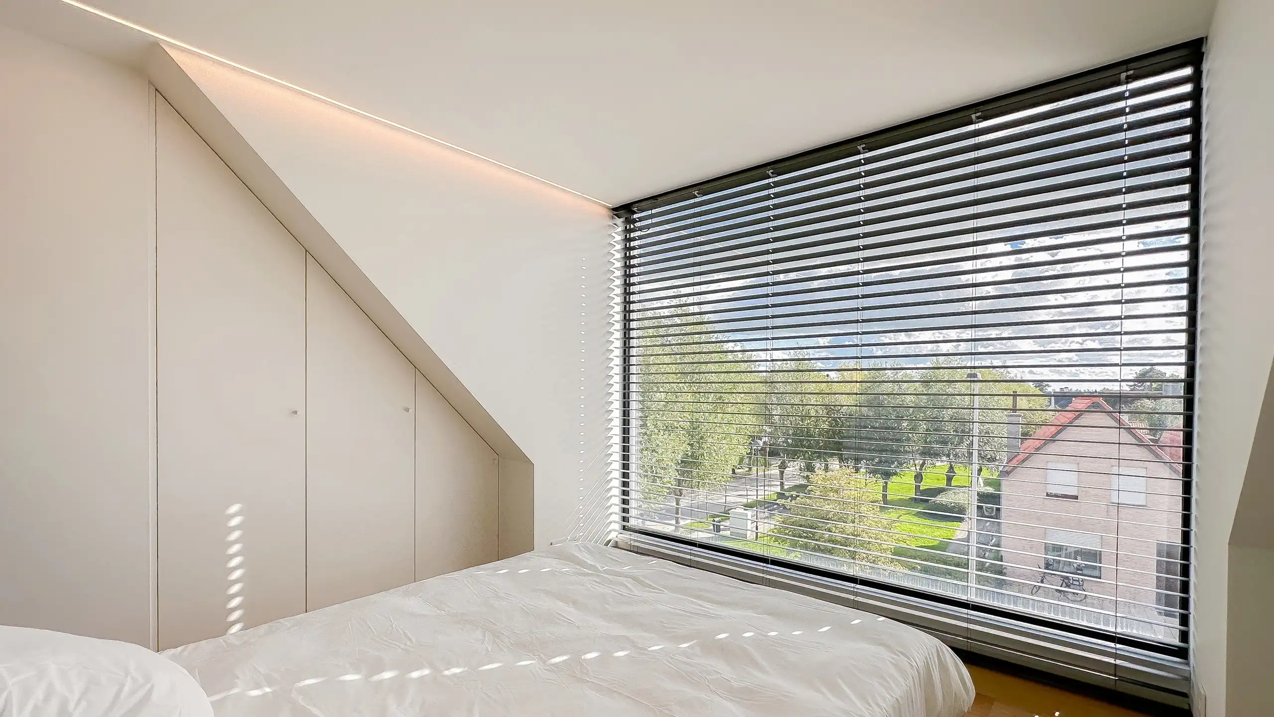 Moderne woning met een strak design, langs de Graaf Jansdijk foto 26