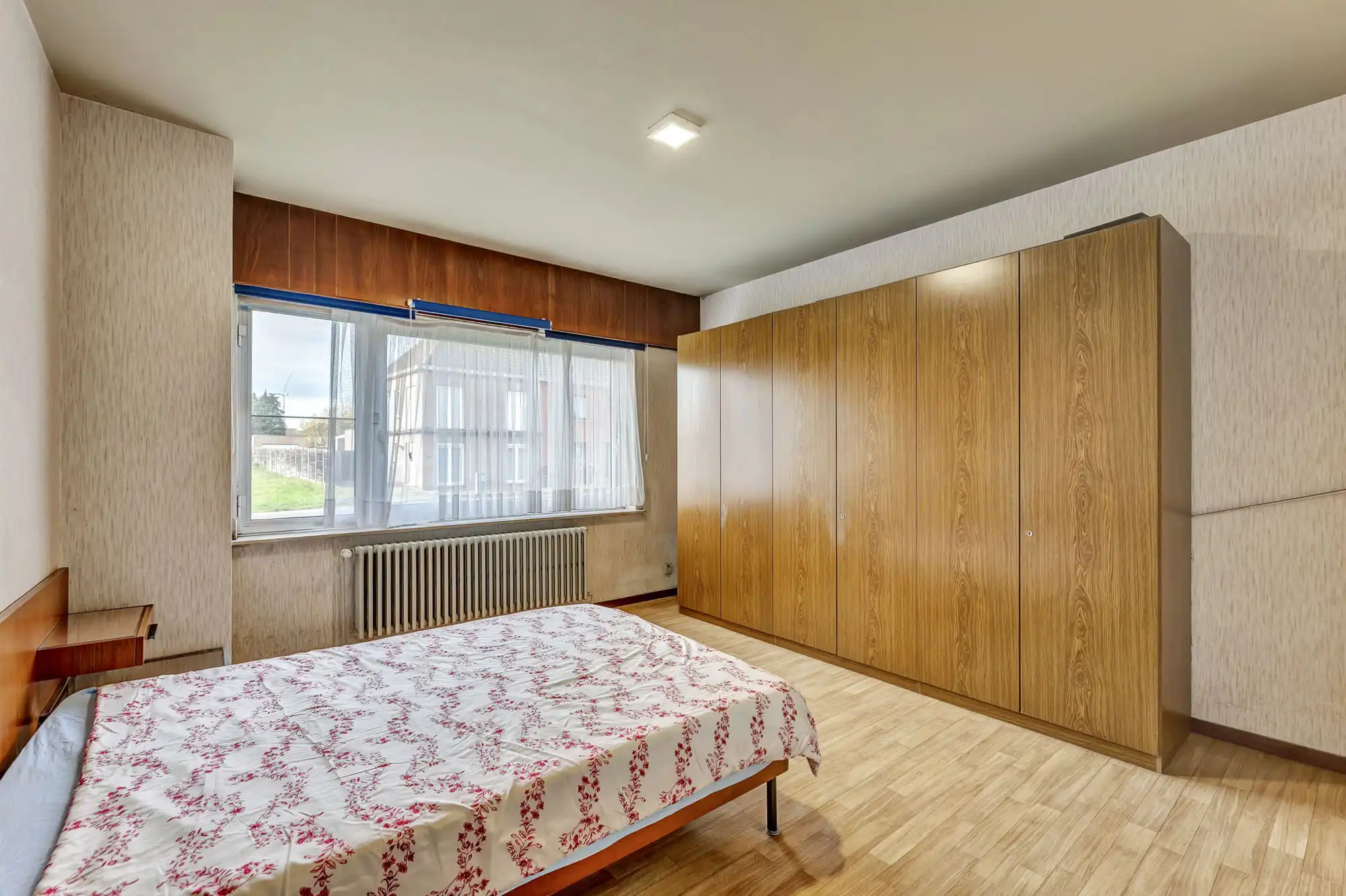 Bungalow met garage en tuintje op strategische ligging foto 19