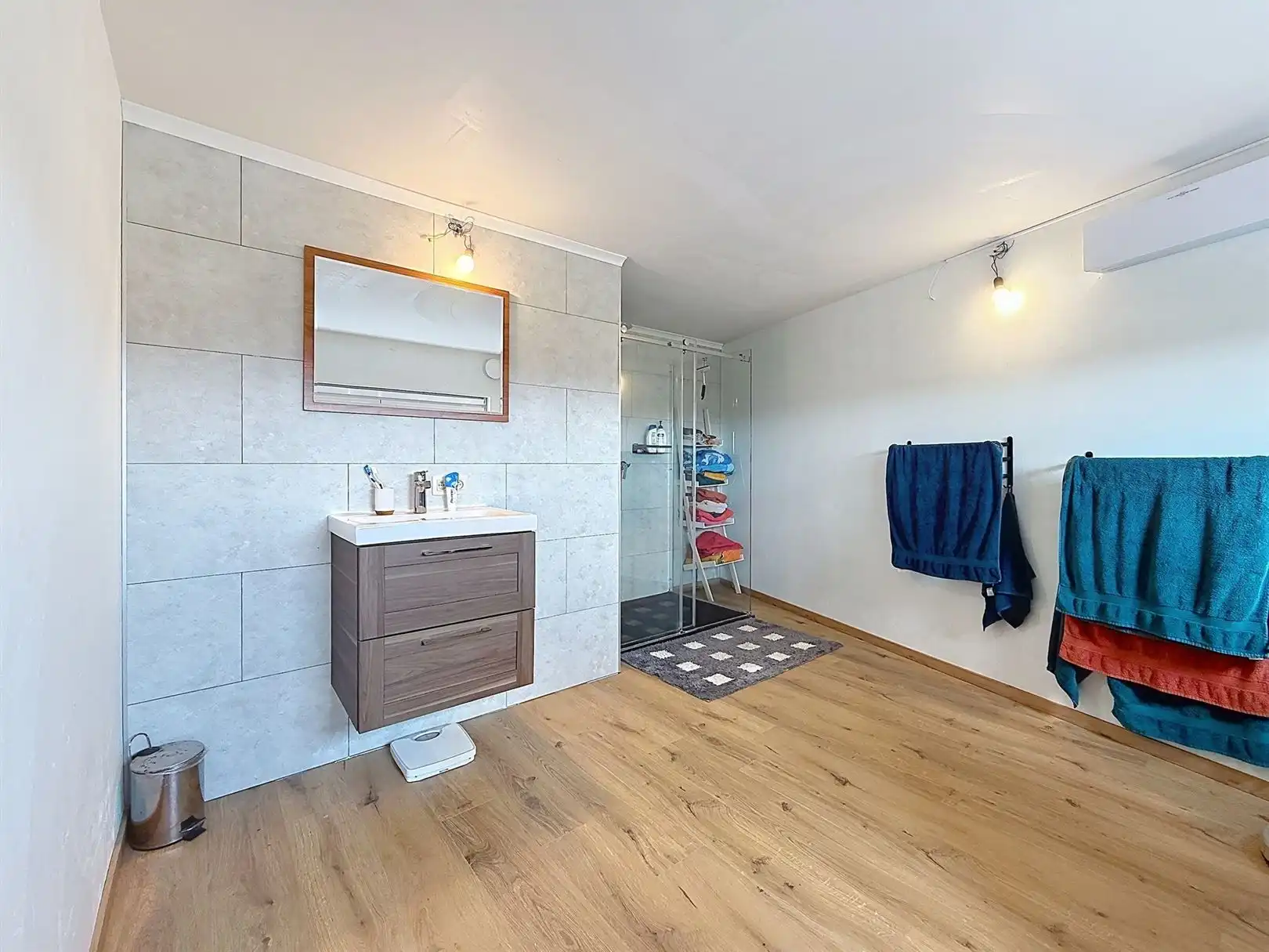 Gerenoveerde woning, 3 slpks, 2 bdks, opp 15a 80ca foto 29
