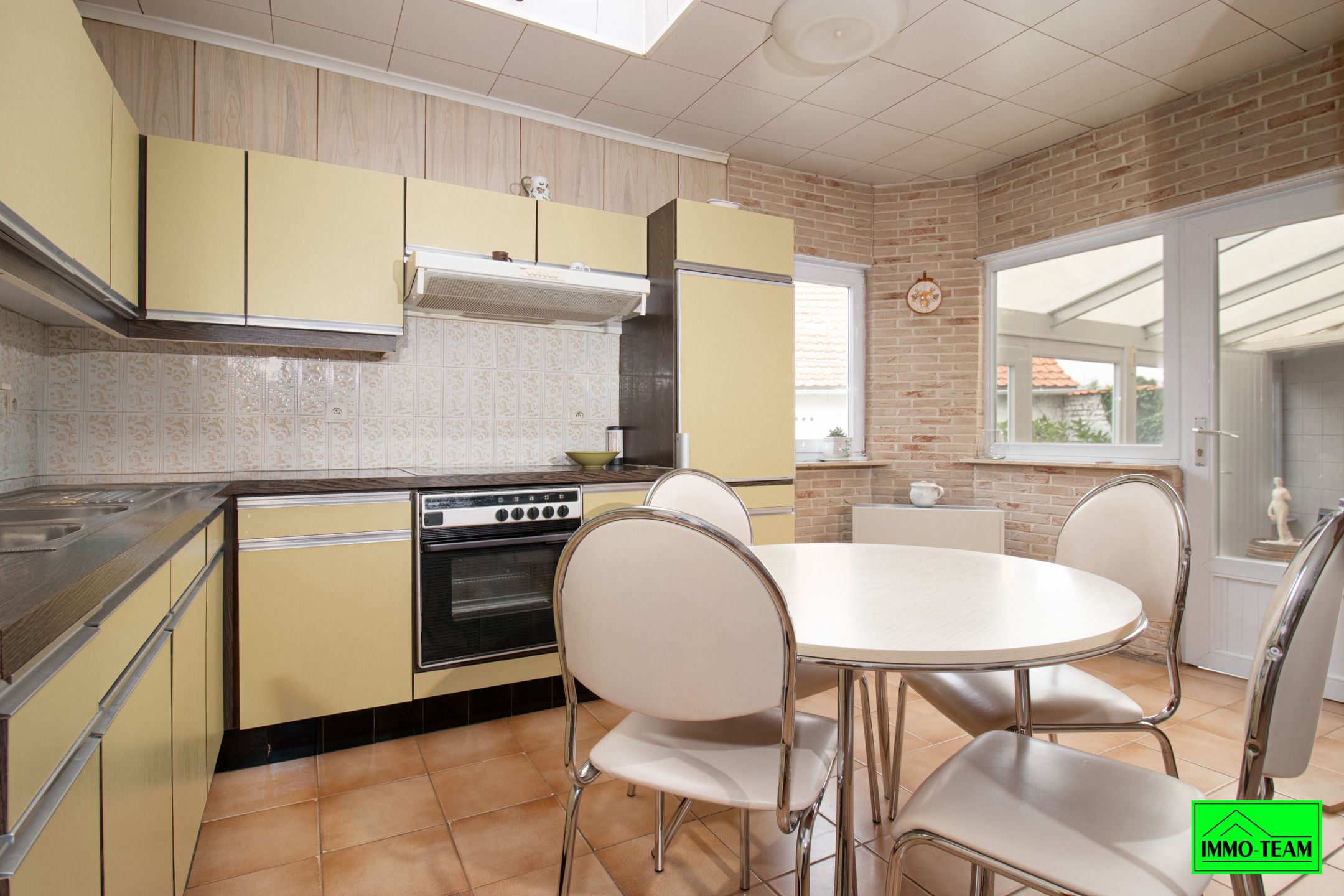 Ruime op te frissen 2-gevelwoning foto 5