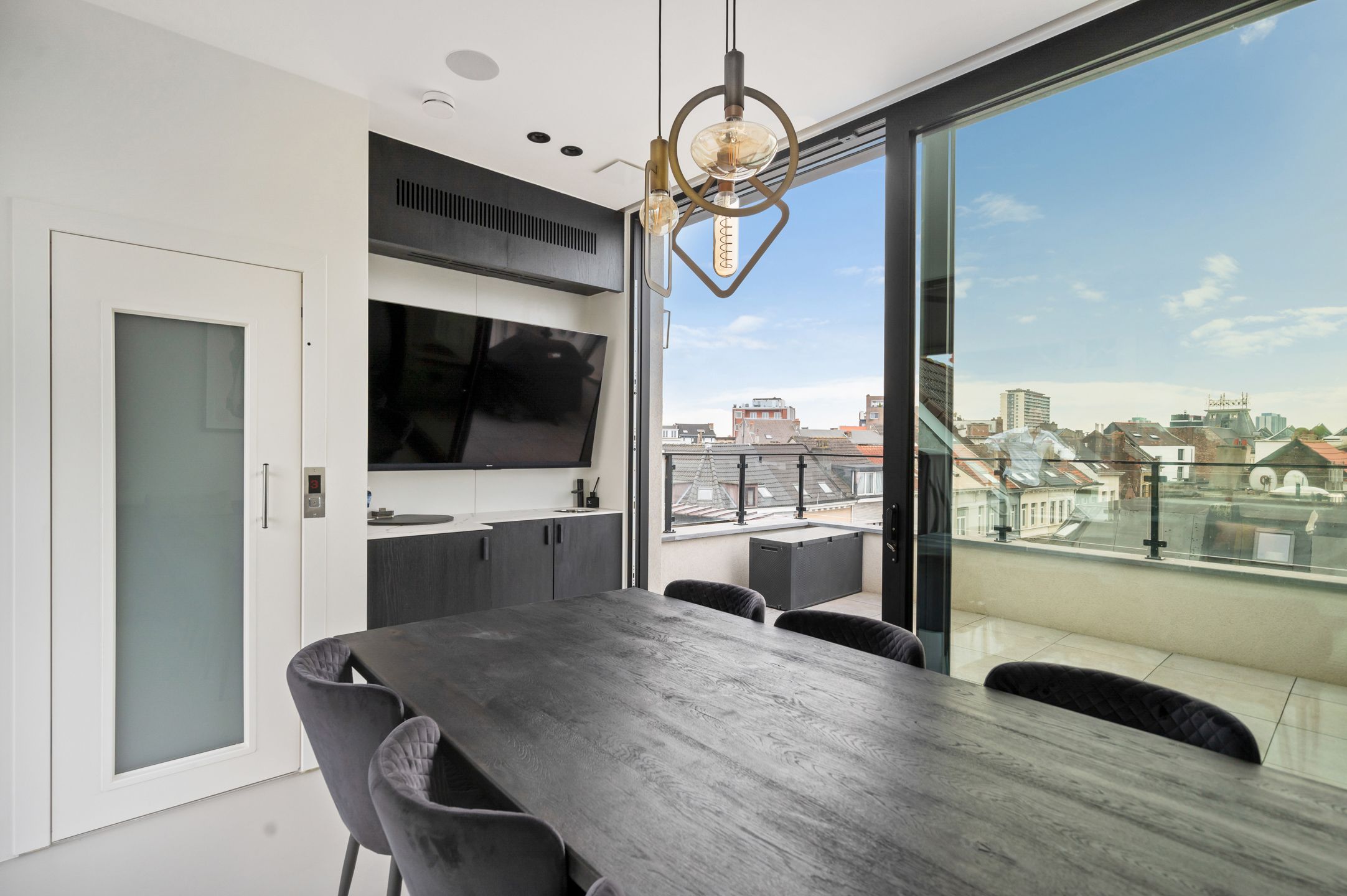 Upside down-woning met dakterras en parking foto 23