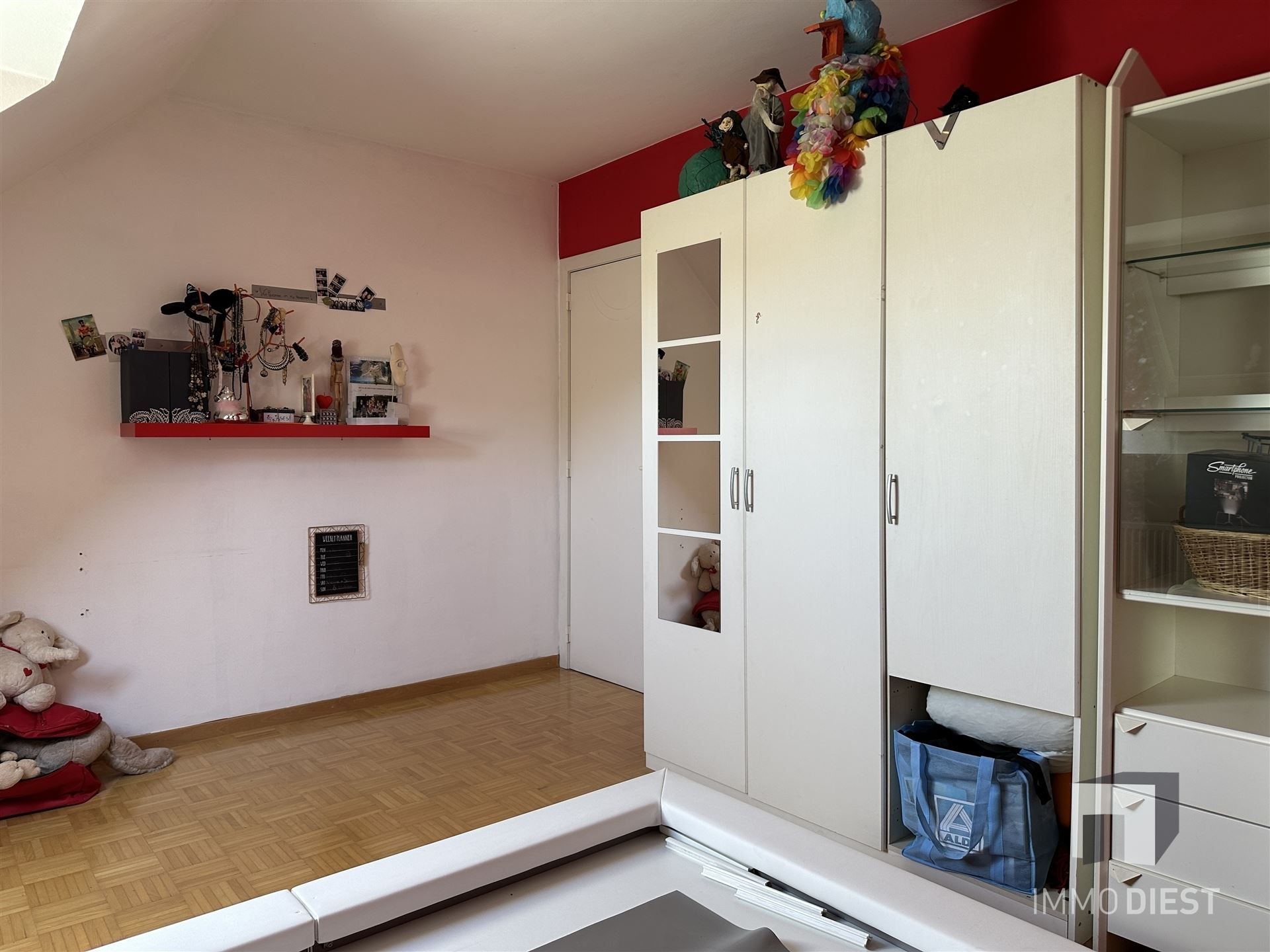 Instapklare woning met zicht op agrarisch gebied - bureau + 3 slpks foto 26