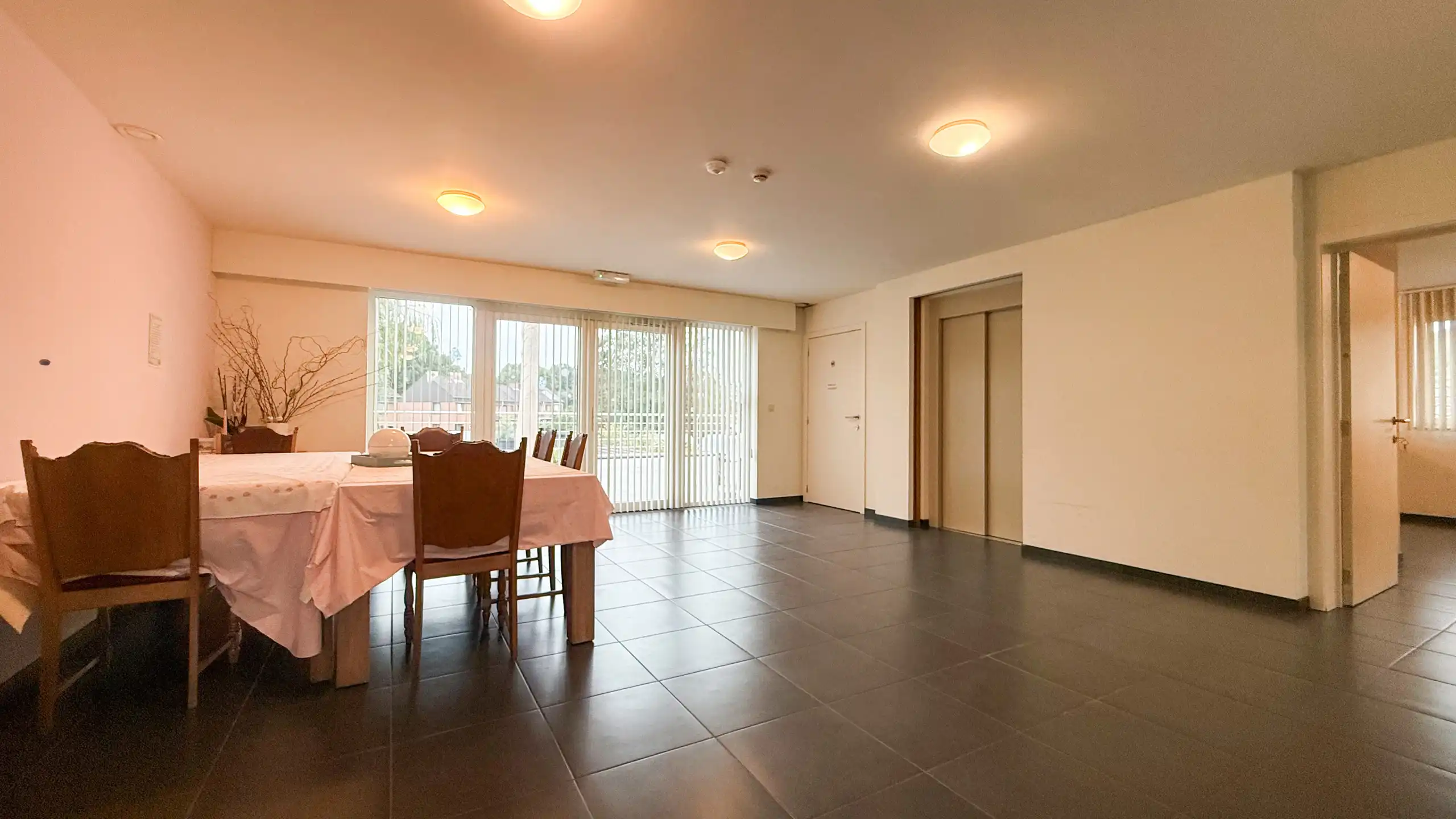 Veelzijdig investeringspand met 10 kamers, lift en kelder! foto 66