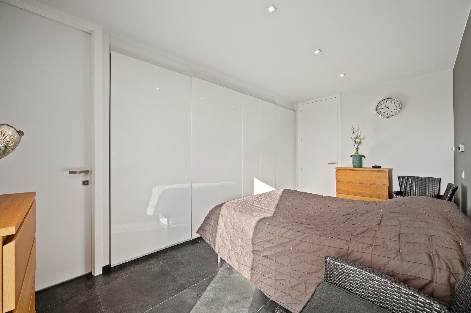 Instapklare, moderne penthouse op de Grote Markt in Tienen foto 26