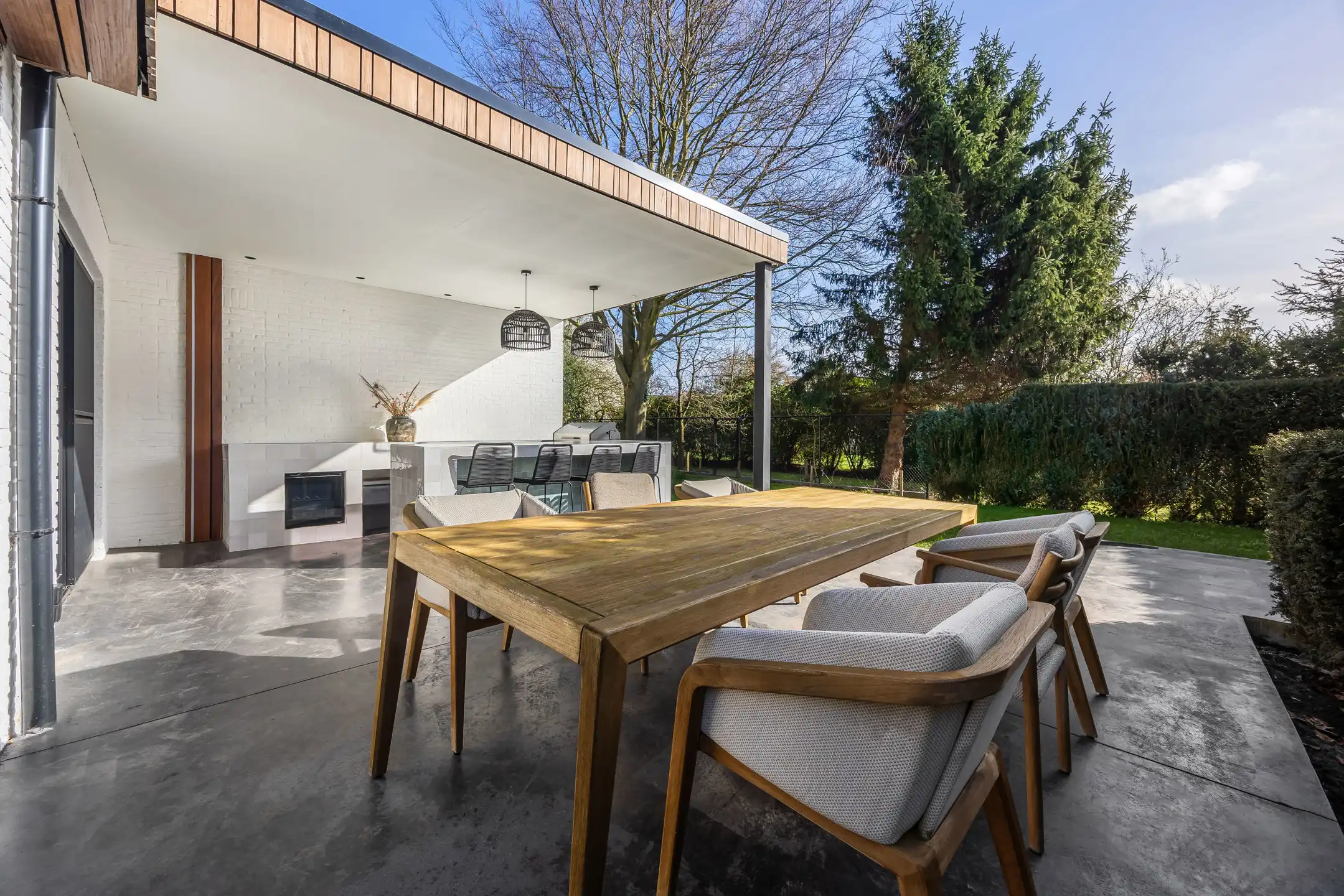 Een designparel in het groen met prachtige buiten bar foto 19