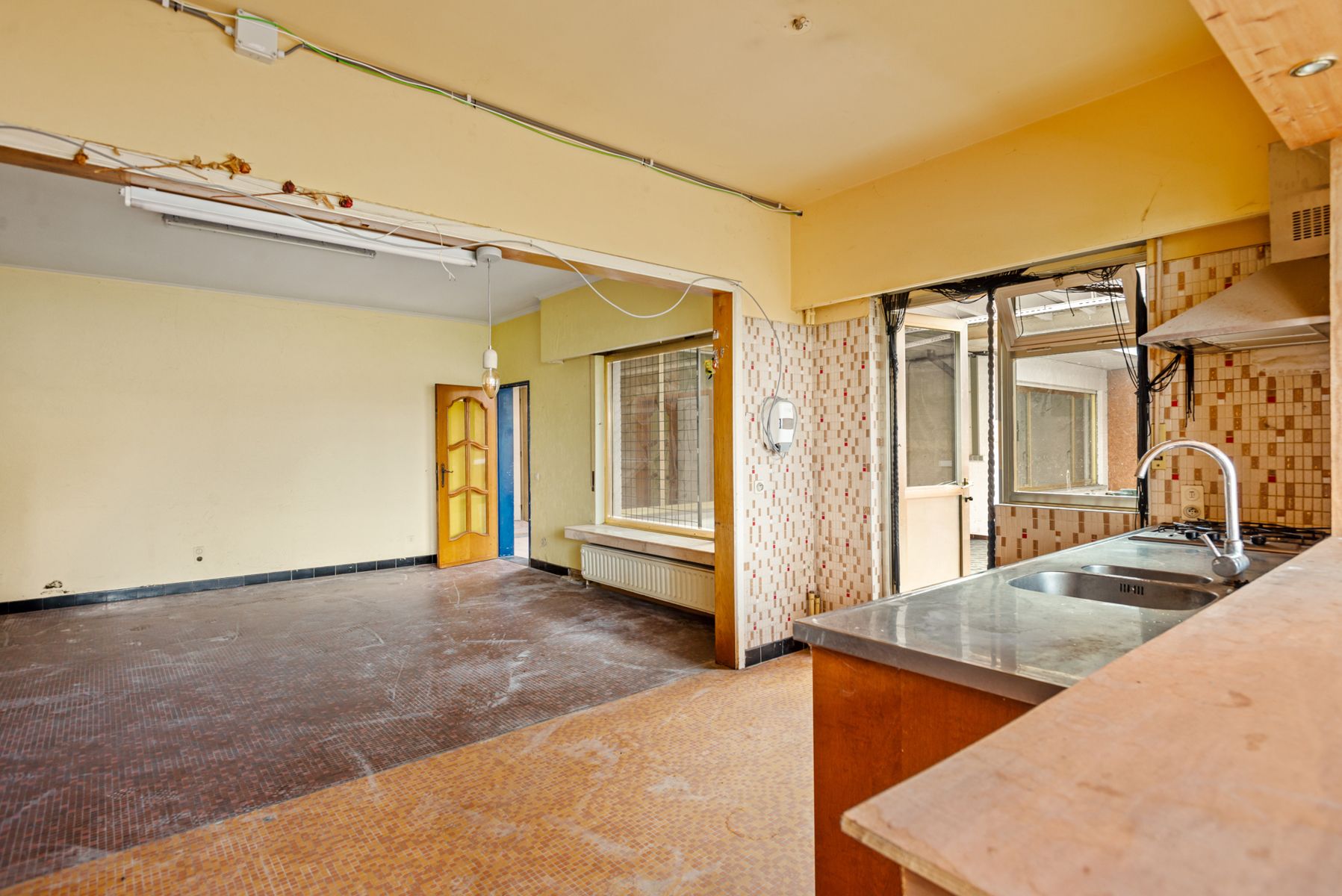 Veelzijdig commercieel pand met woongedeelte foto 10