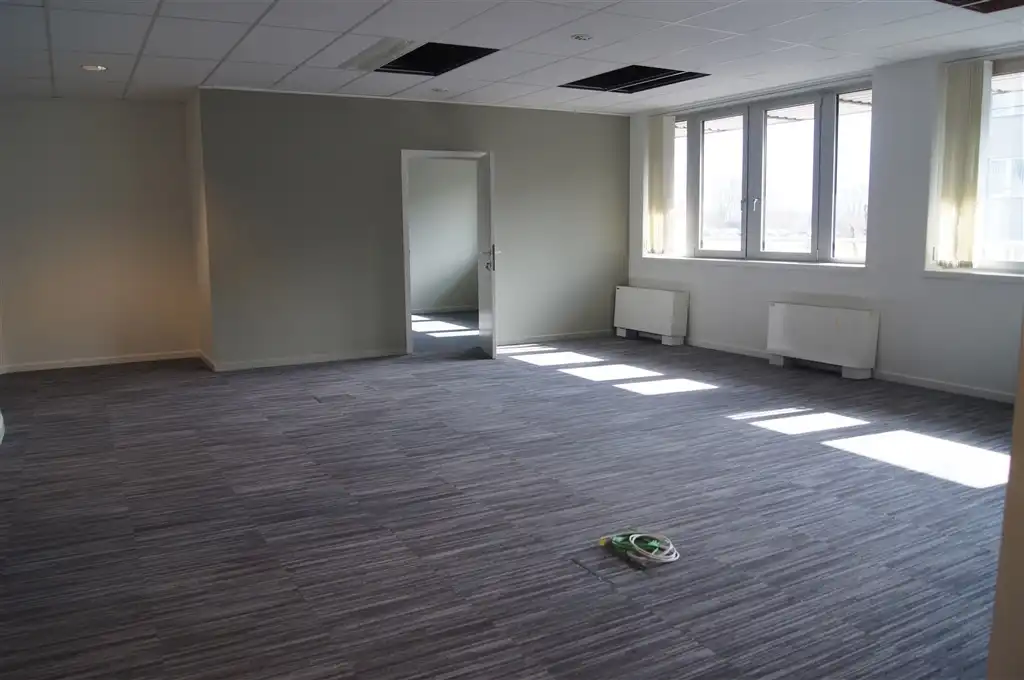 LUCHTHAVENLAAN 4: Kantoorgebouw vanaf 437m² foto 9