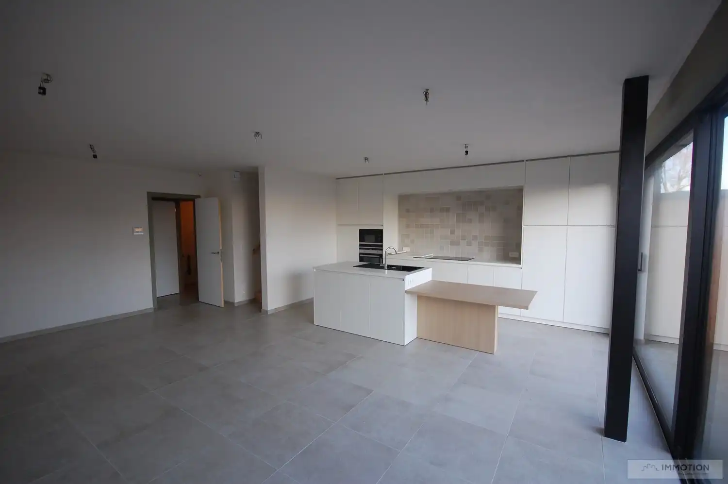 Instapklare nieuwbouw BEN-woning met terras en tuin foto 3