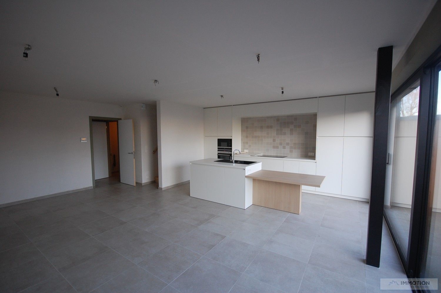 Instapklare nieuwbouw BEN-woning met terras en tuin foto 3