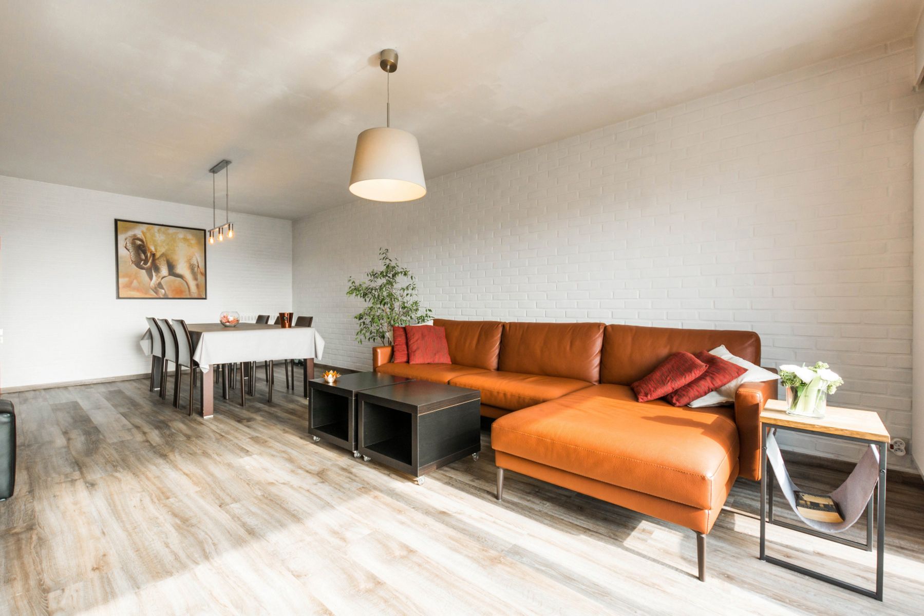 Instapklaar appartement met terras, ruime garage en kelder foto 4