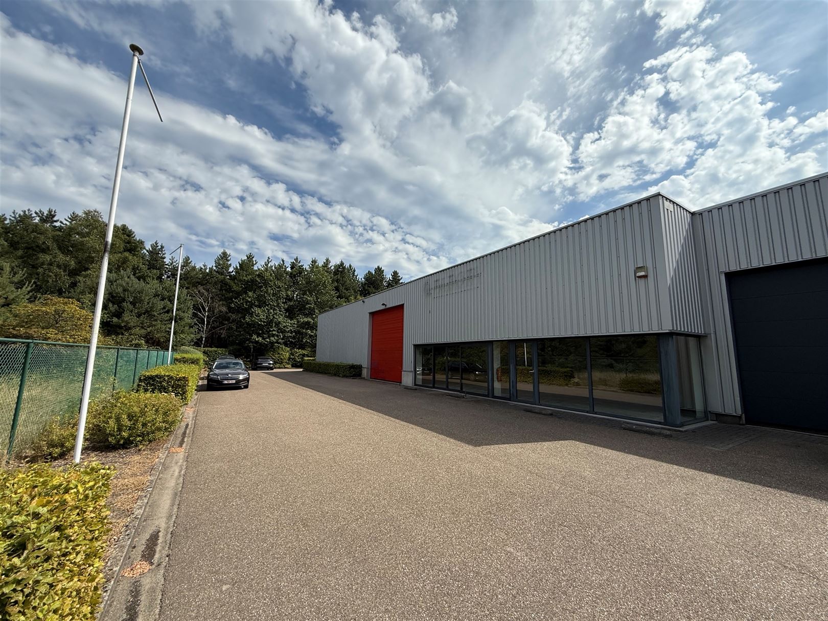 Showroom/Magazijn te Lommel foto {{pictureIndex}}