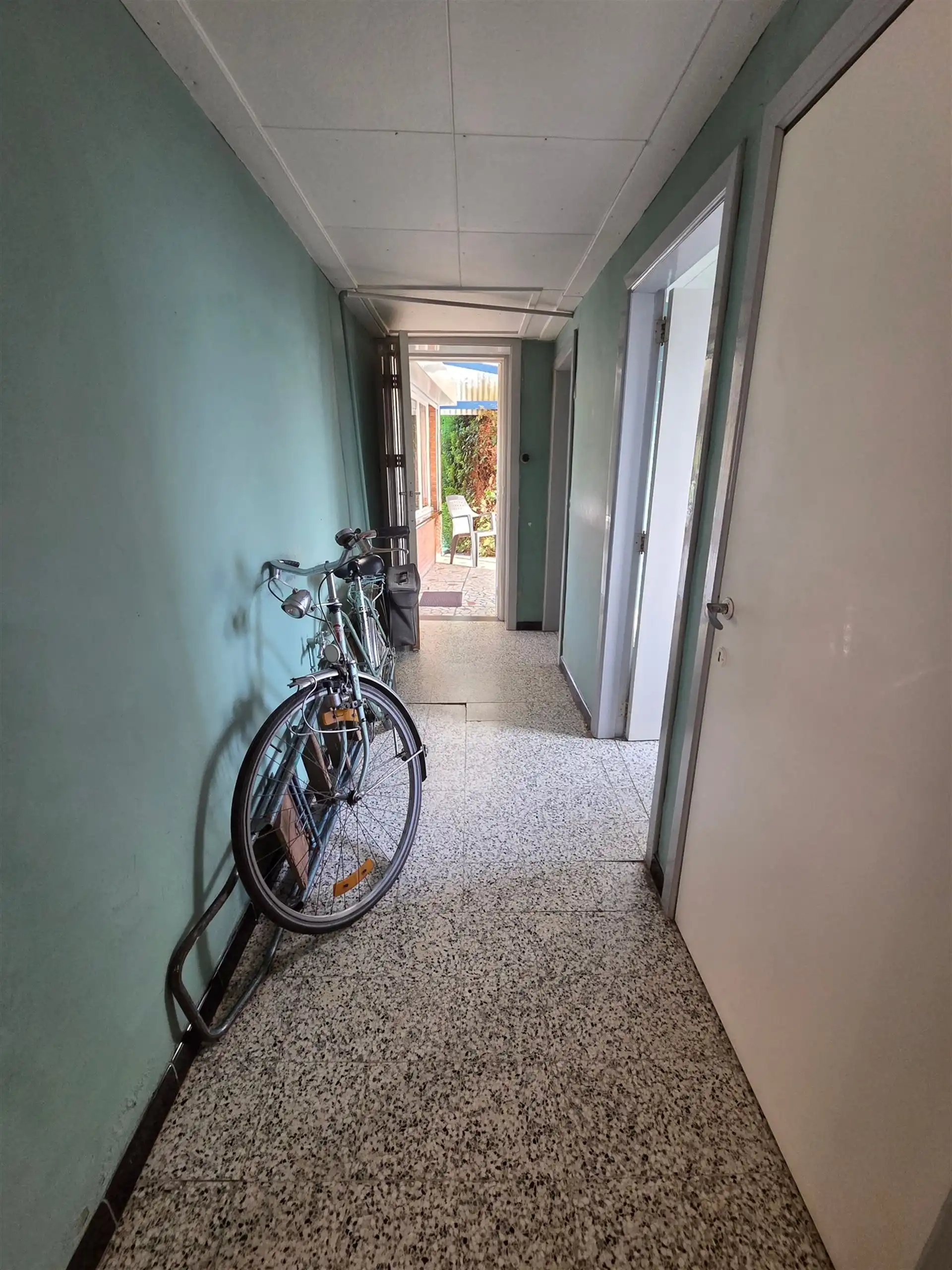 Toffe woning op ruim perceel van 961m² in Begijnendijk foto 9