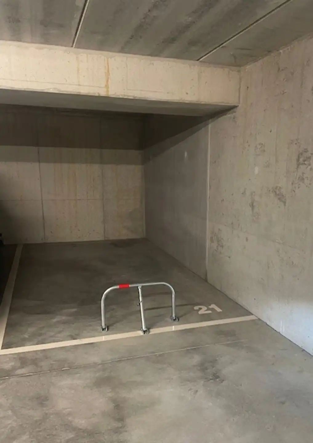 Parkeerplaats te huur foto {{pictureIndex}}