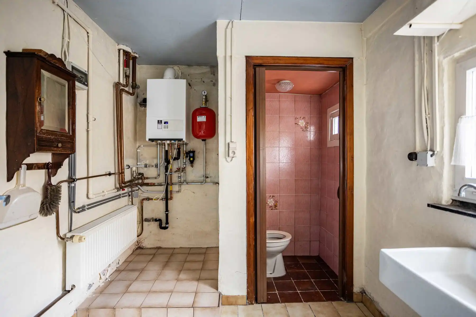 Leuke op te frissen woning aan de stadsrand! foto 13