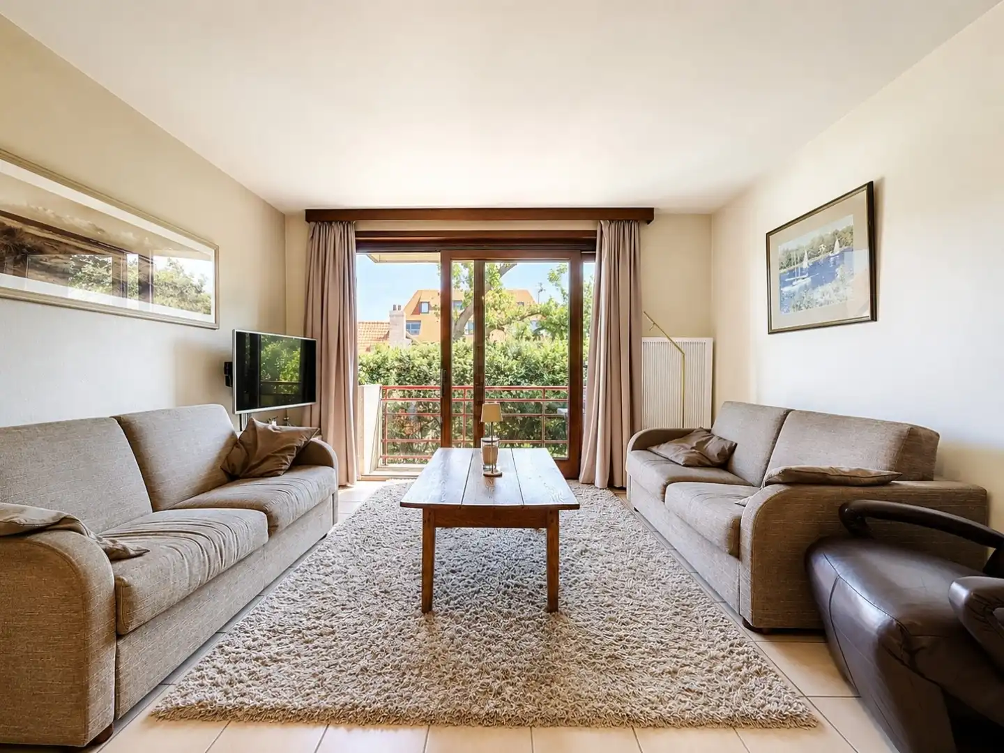 Instapklaar appartement Inclusief autostaanplaats nabij het strand van Nieuwpoort foto {{pictureIndex}}