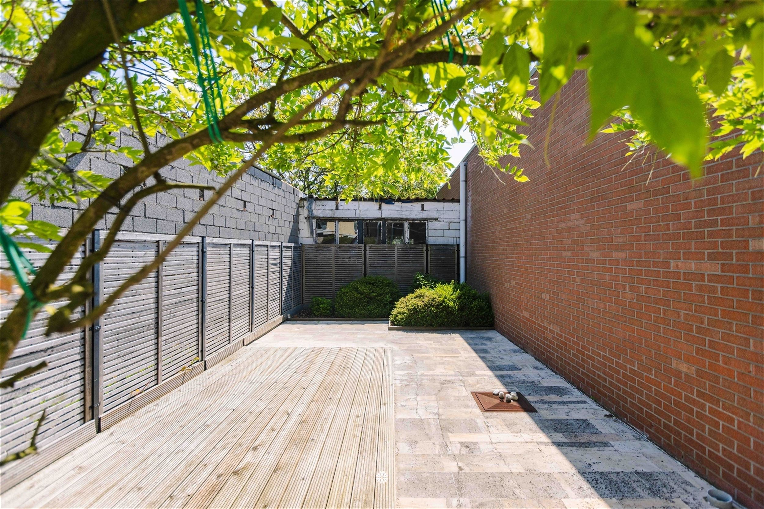 Uiterst charmante woning in centrum van Kruibeke foto 18