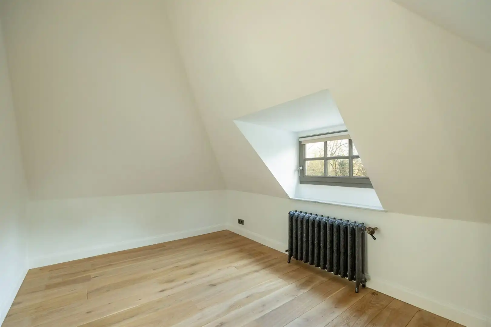 State-of-the-art villa tussen eeuwenoude bomen foto 31