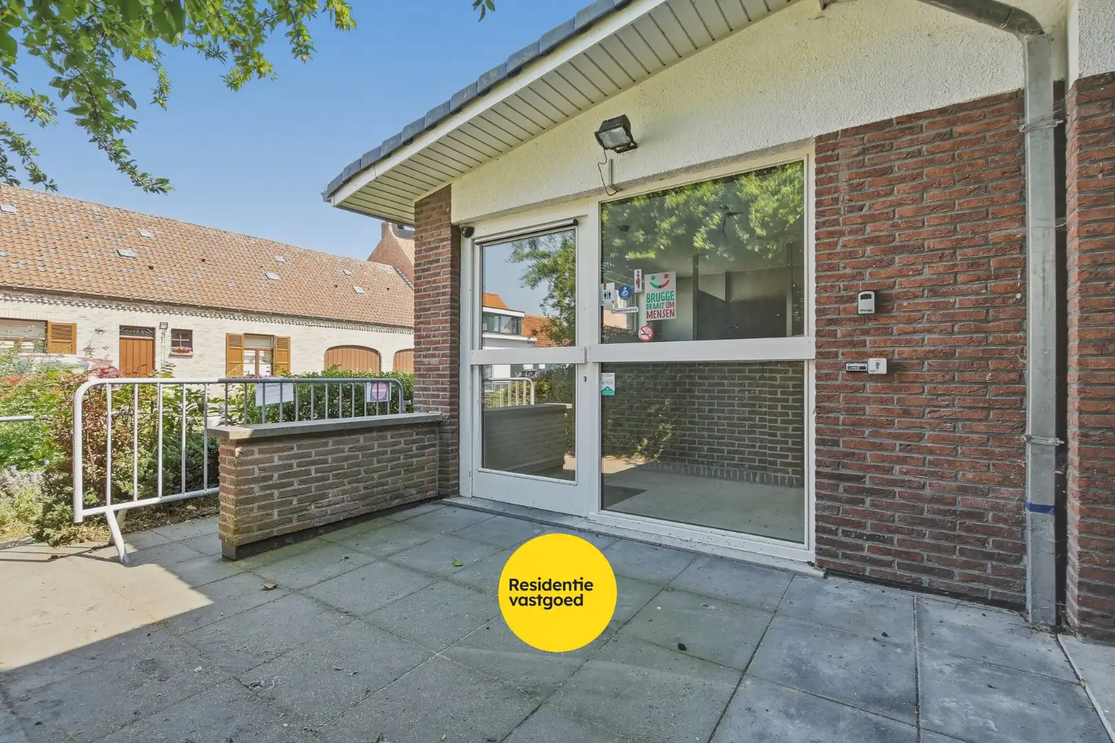 Voormalig dienstencentrum met ruime indeling en residentieel potentieel - Lissewege  foto 5
