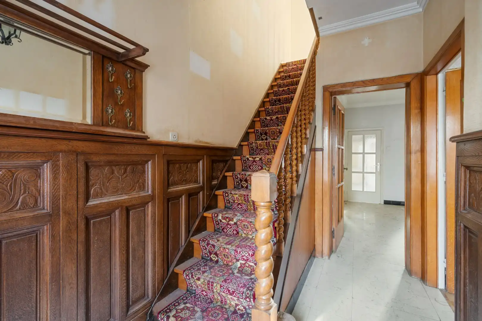 Woning met 7 slaapkamers en tuin met uitweg in Dadizele-centrum foto 2