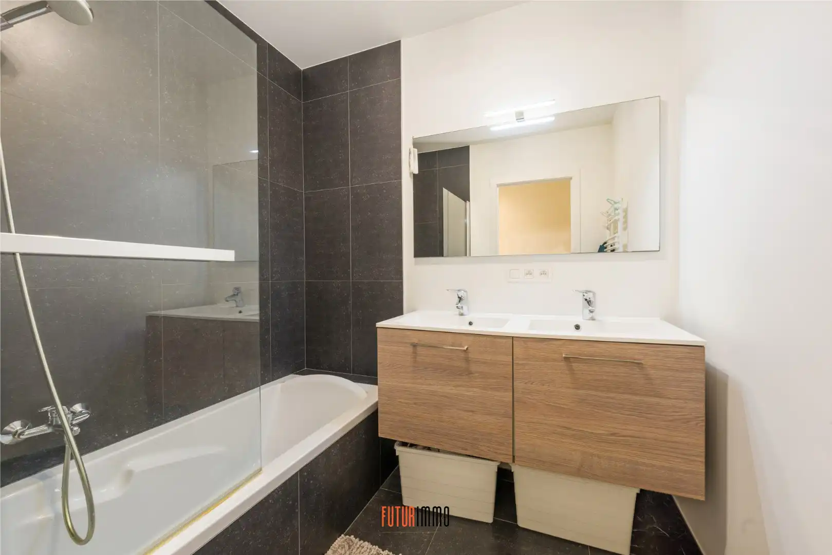 Hoekappartement met bovengrondse parking foto 7