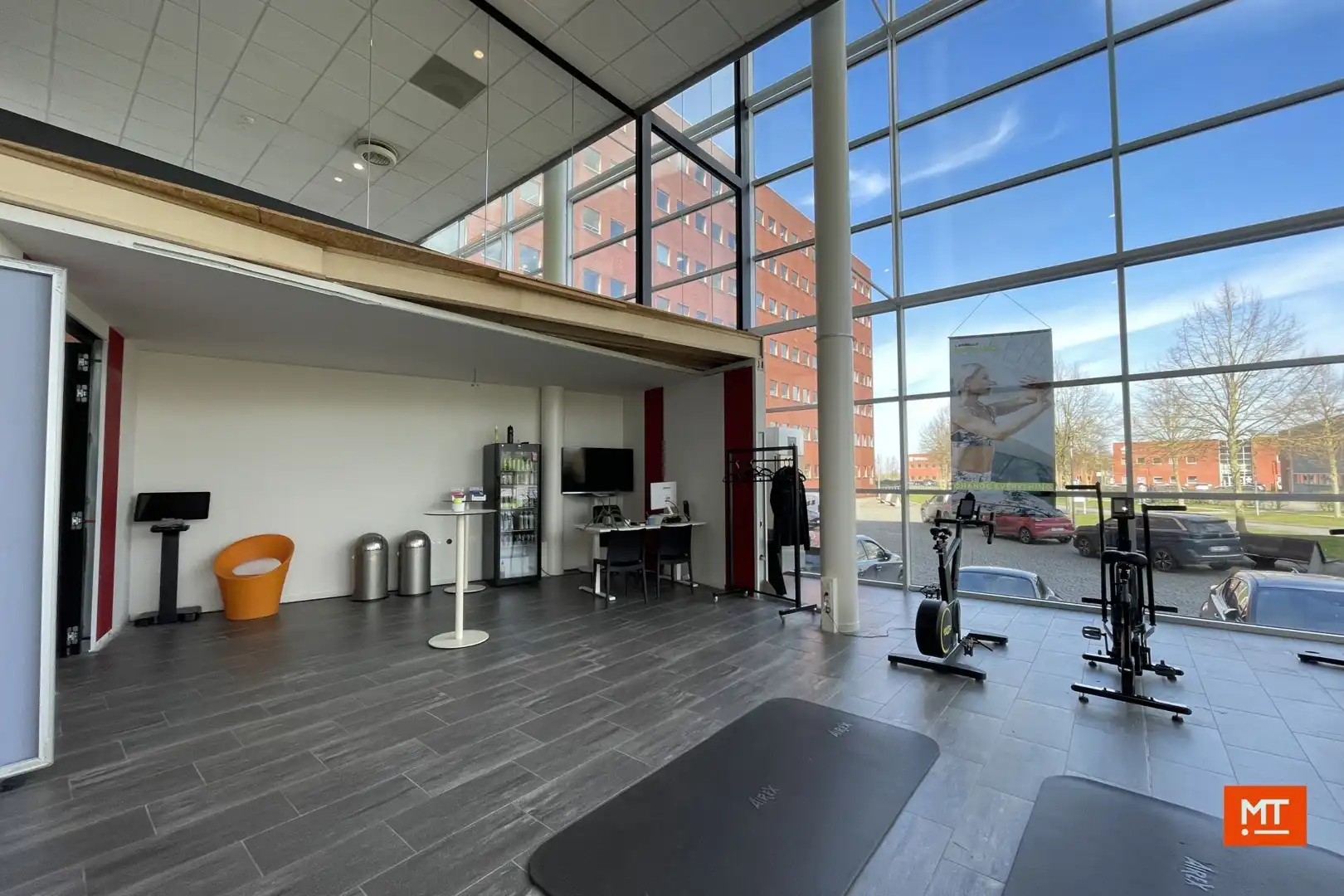 Gelijkvloerse handelsruimte te huur foto 4