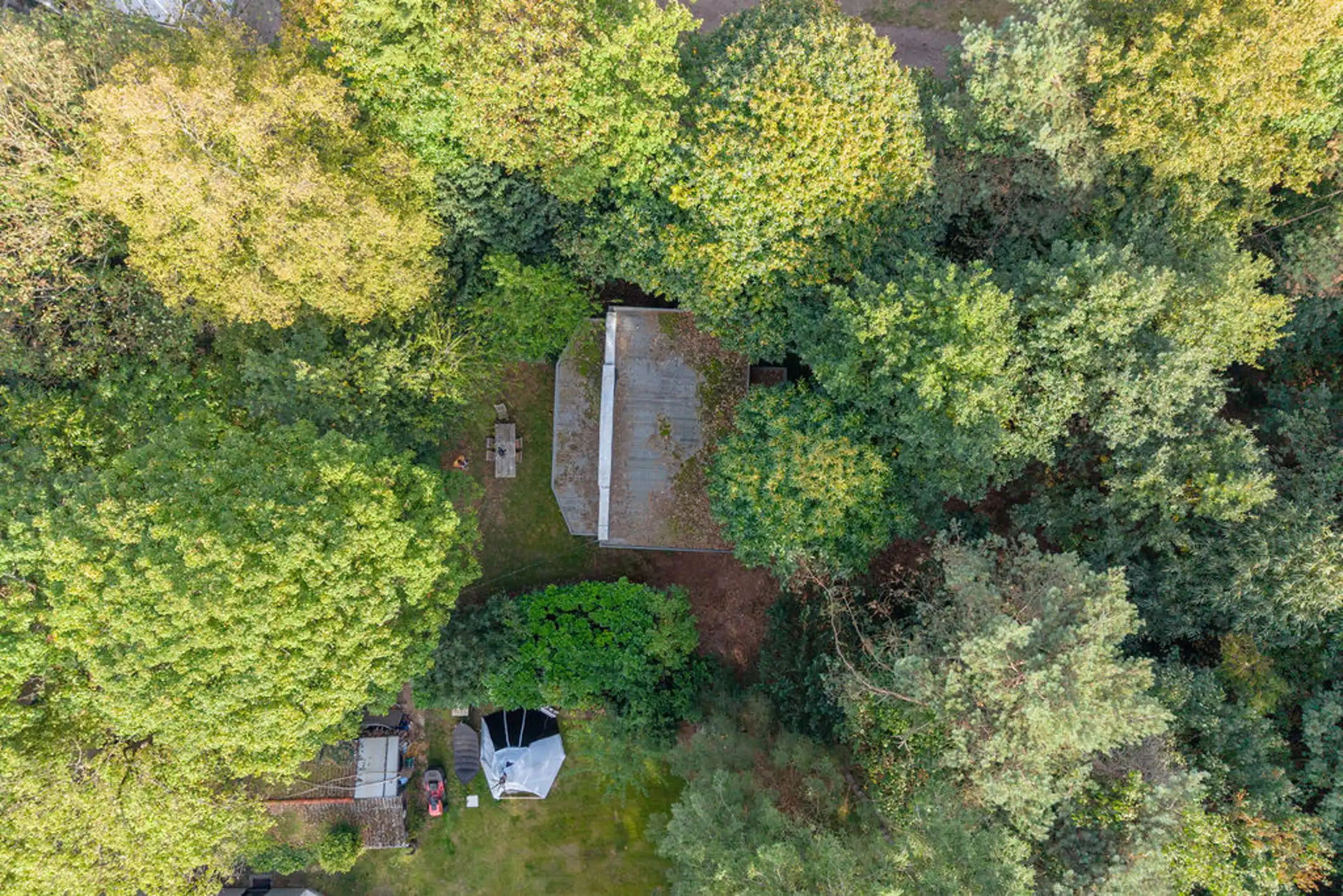 Bouwgrond / grondig te renoveren woning op 3.250m² grond. foto 2