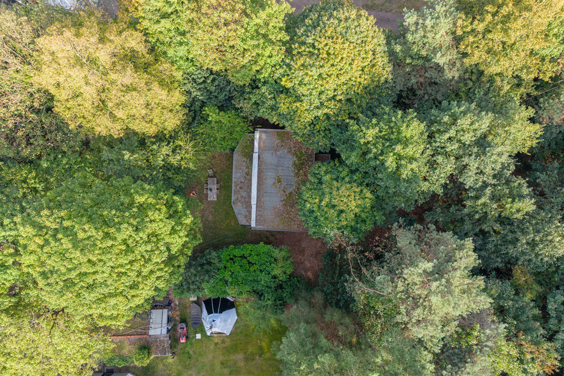 Bouwgrond / grondig te renoveren woning op 3.250m² grond. foto 2