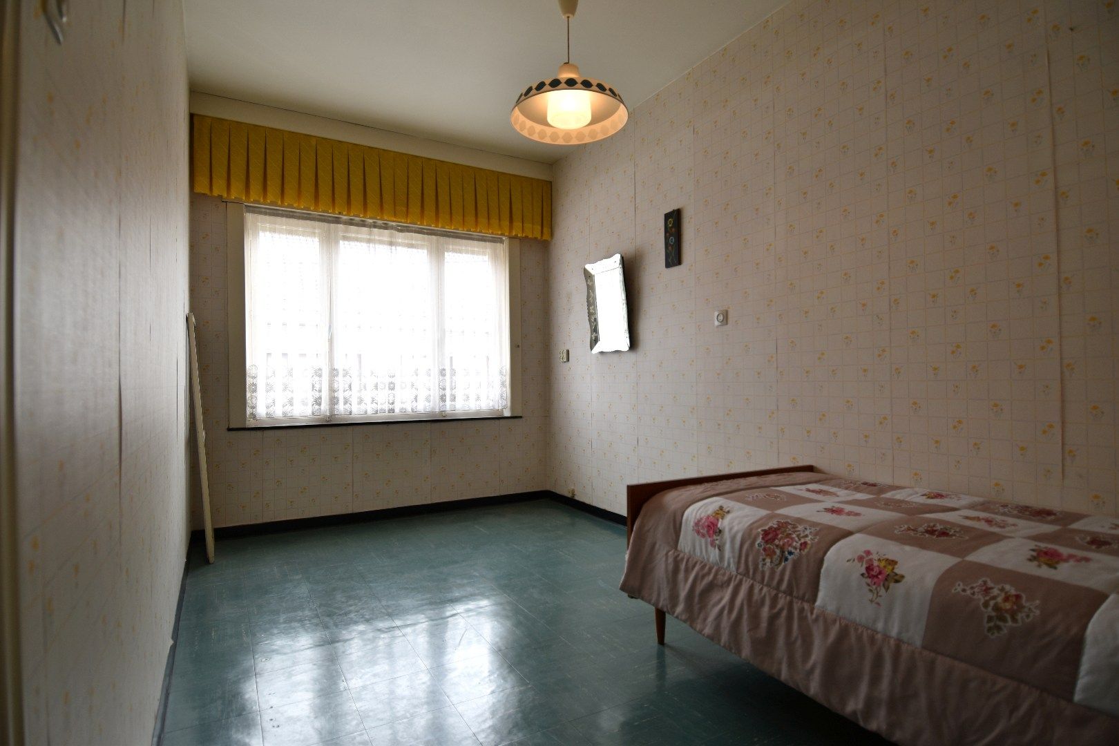 Statige rijwoning met 4 slaapkamers (mogelijkheid tot meer), garage en prachtige tuin te koop in Gullegem foto 8