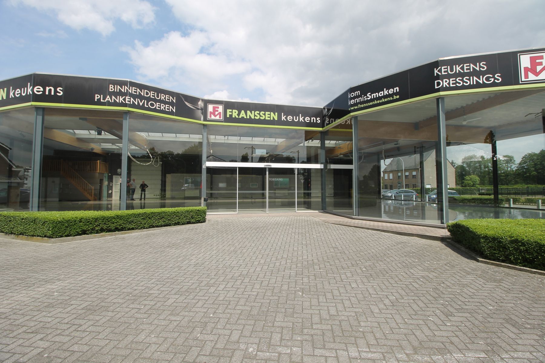 Showroom/kantoorruimte/winkelruimte van ca 642 m² met parking gelegen langs verbindingsweg Merksplas/Turnhout foto 11