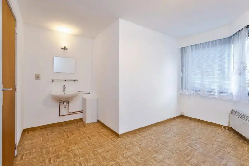 Rumbeke- Instapklaar appartement met garage foto 9