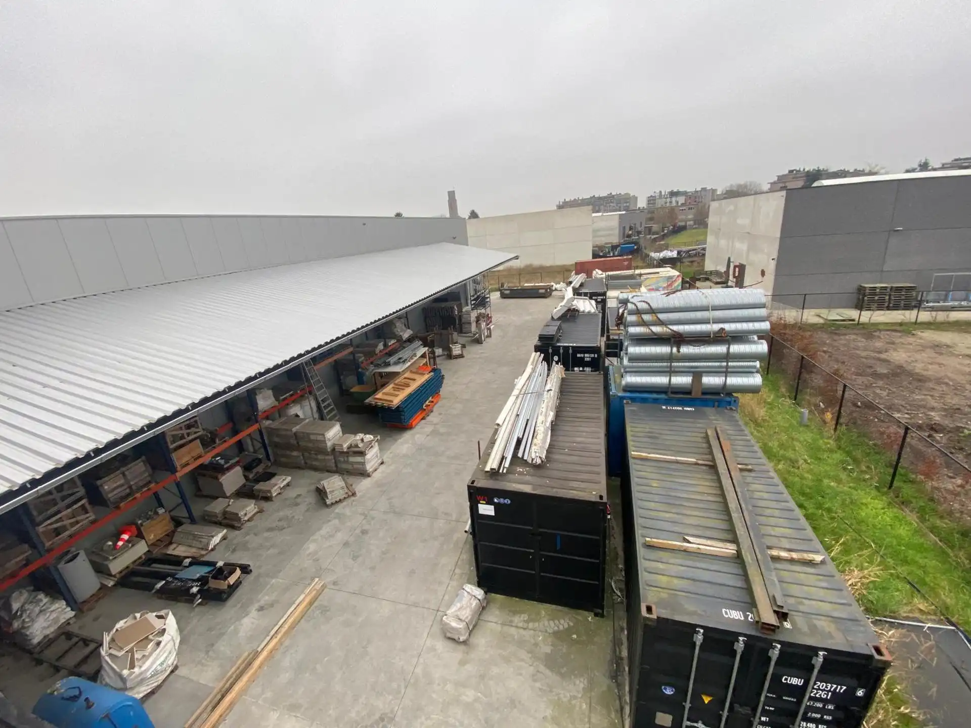 Zo goed als nieuw bedrijfsgebouw te huur in Sint-Niklaas foto 4