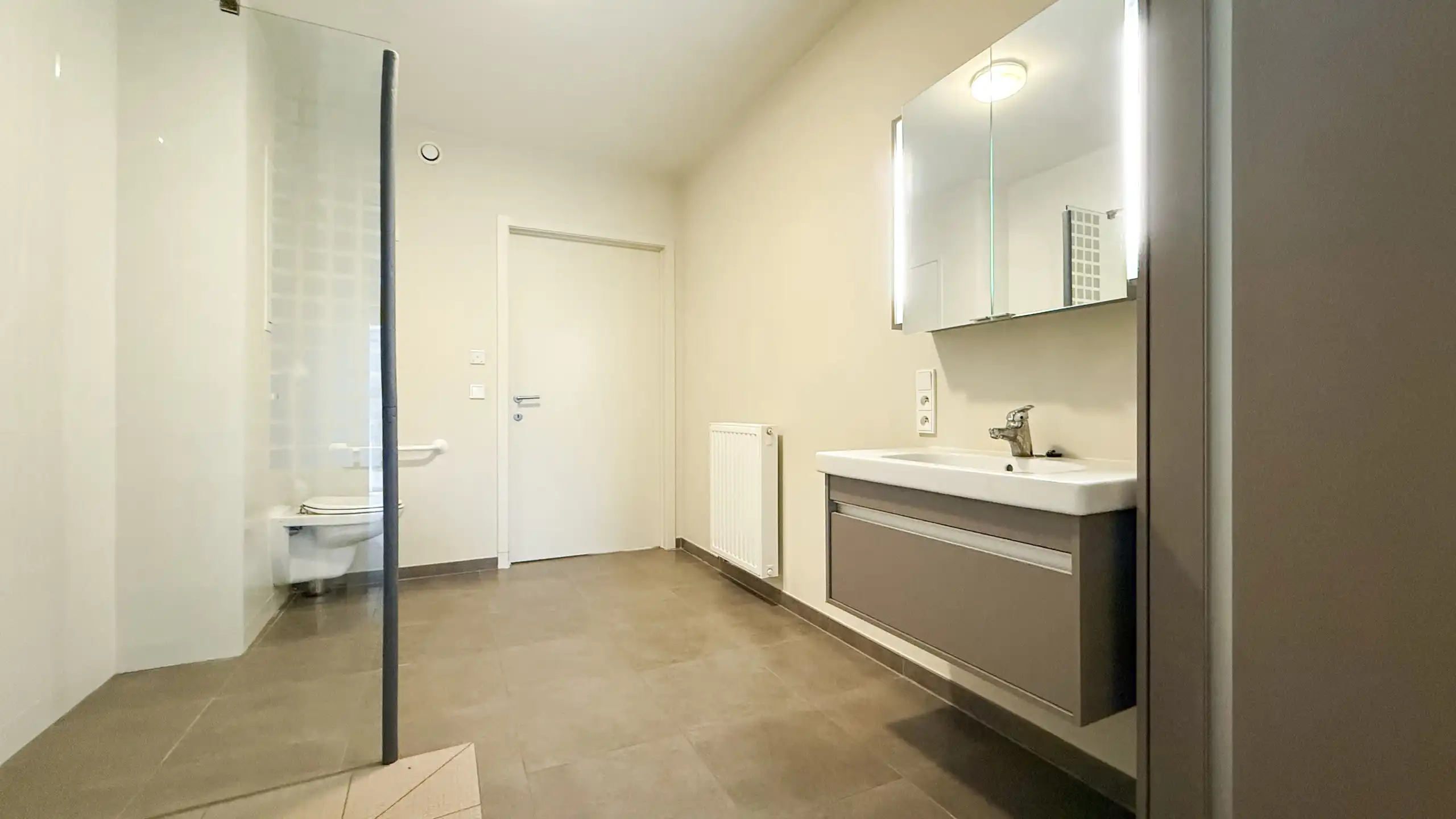 Stijlvol serviceflat met comfort, rust en zekerheid! foto 23