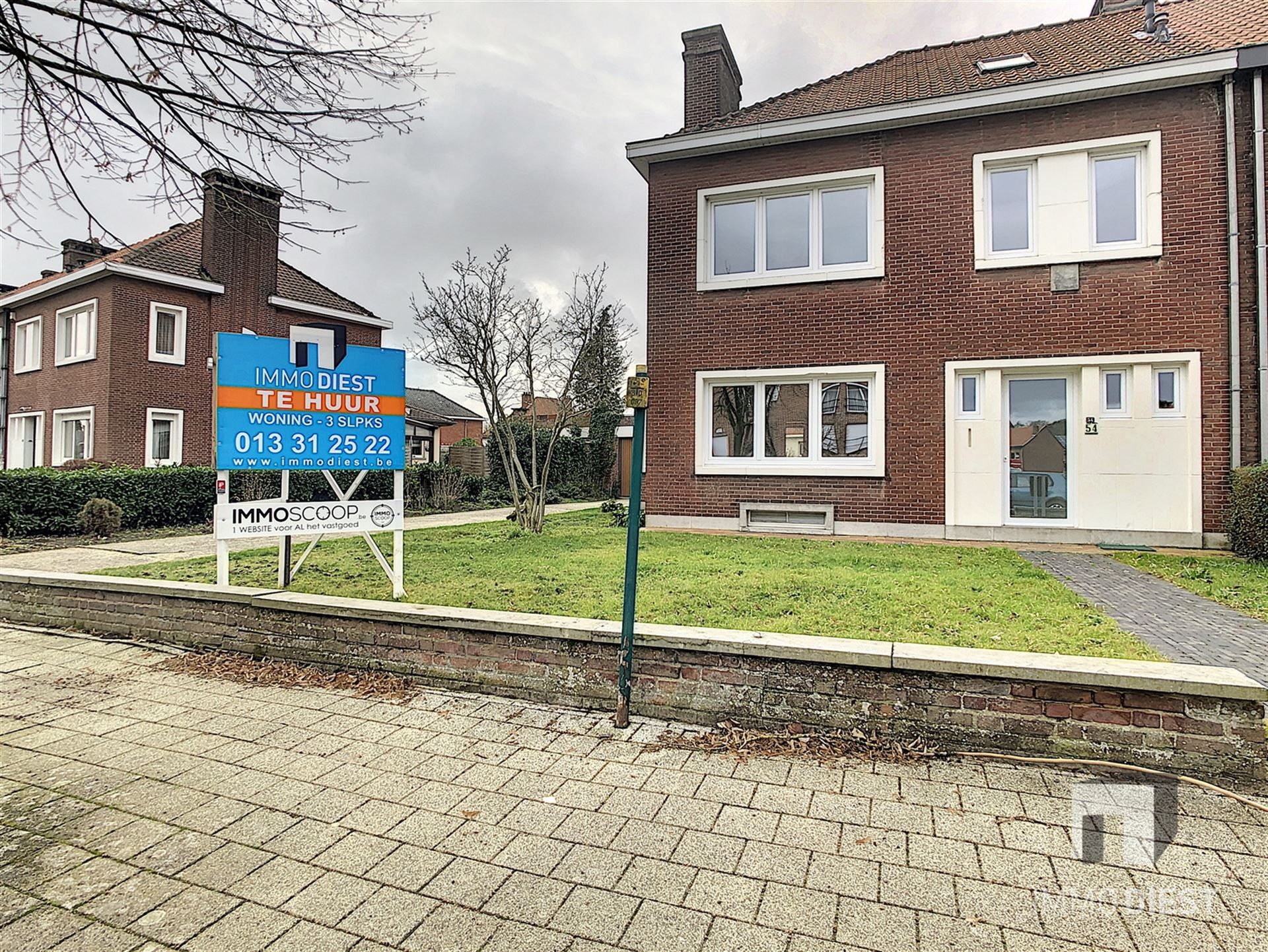 Eengezinswoning met 3 slaapkamers, tuin en garage foto 1