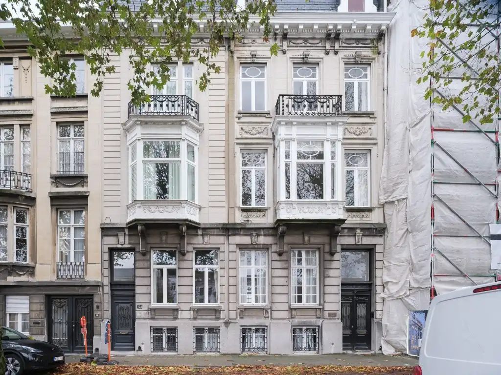 Coupure - Authentieke herenwoning met tuin op één van de meest gegeerde locaties van Gent. foto {{pictureIndex}}