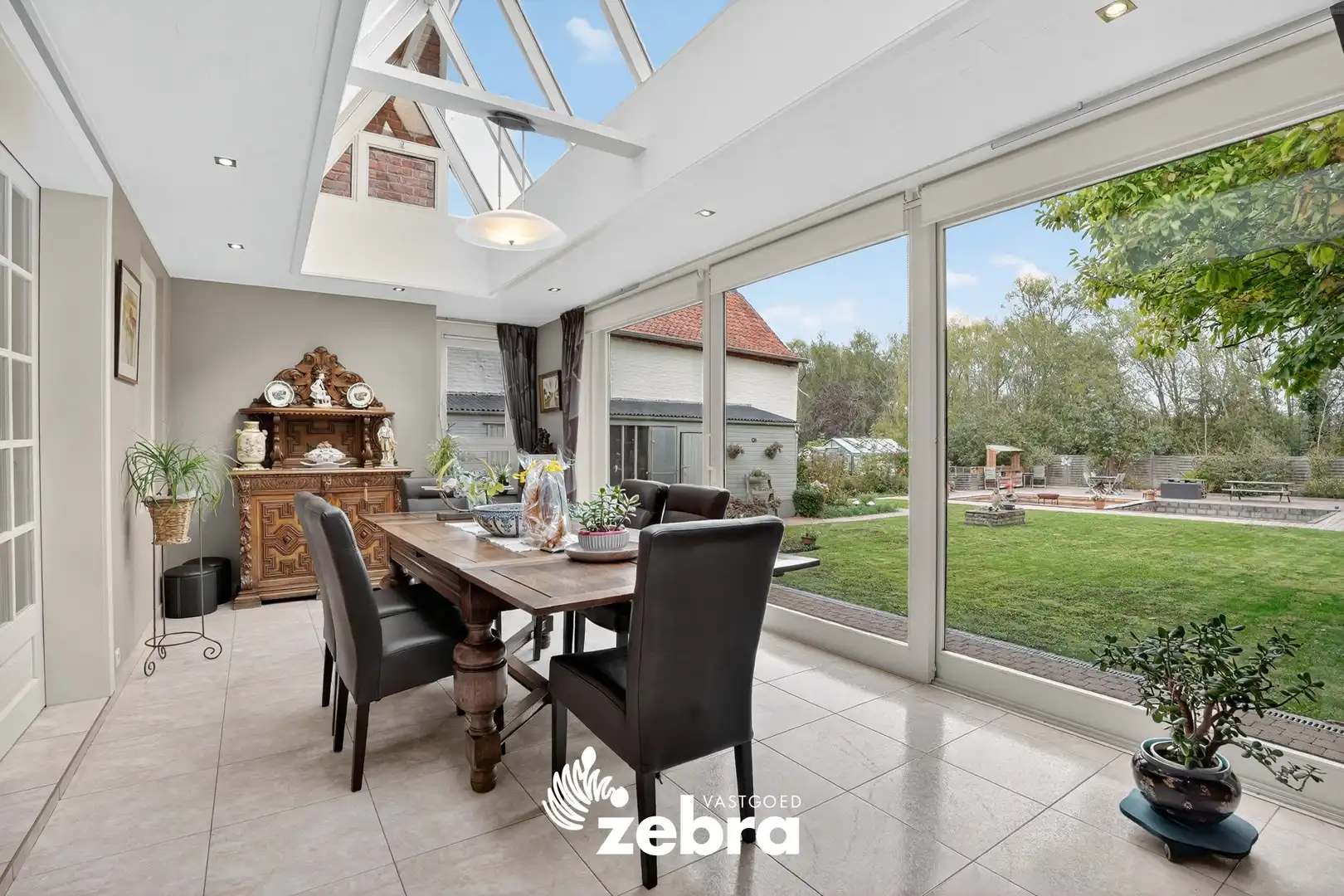 Unieke burgemeesterswoning met authentieke charme, 6 slaapkamers en grote tuin nabij IJzer te Roesbrugge! foto 16