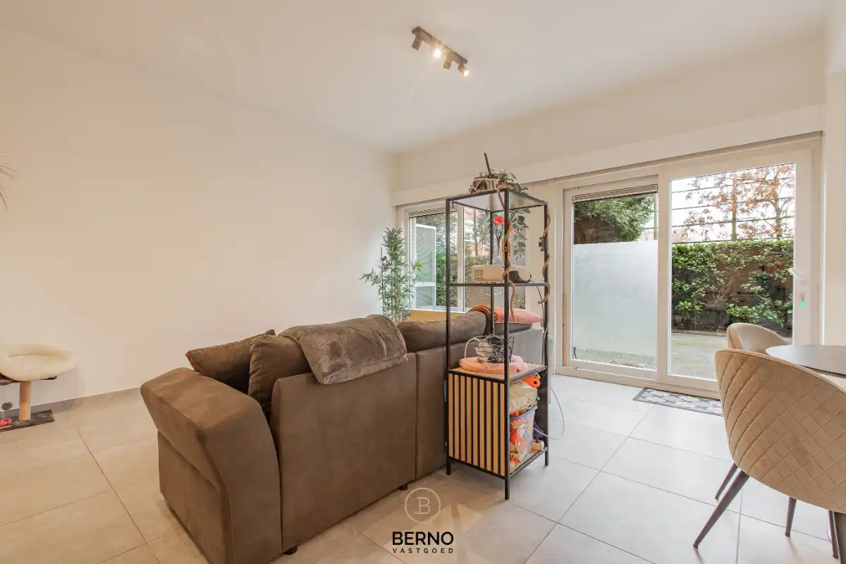 Gerenoveerd gelijkvloersappartement foto 2