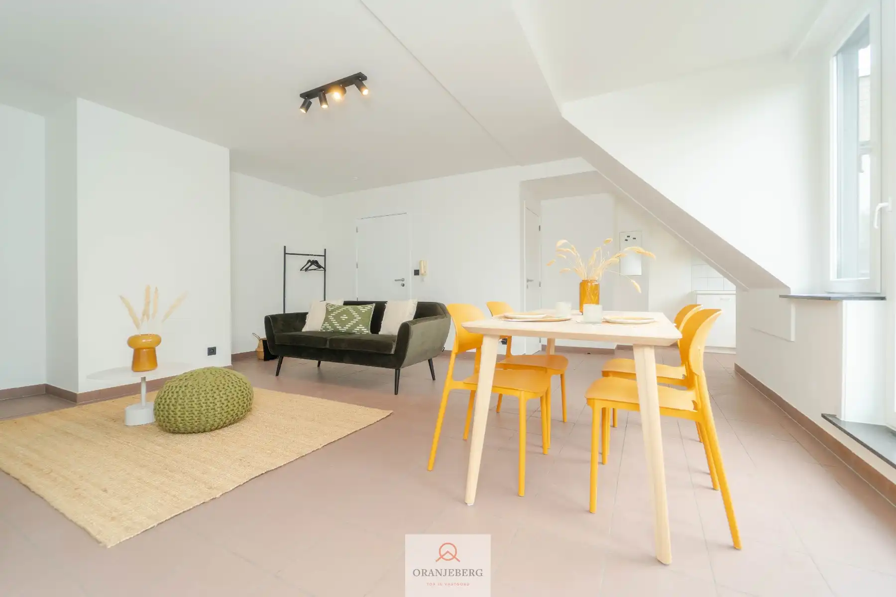 Instapklaar duplex-appartement Wondelgem! foto 2