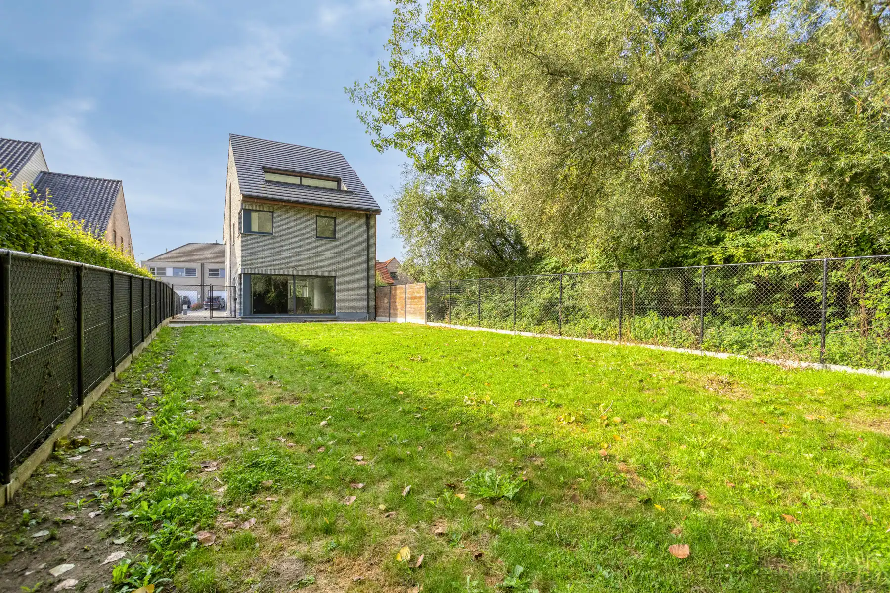 Lichtrijke driegevelwoning met 250 m² woonruimte foto 17