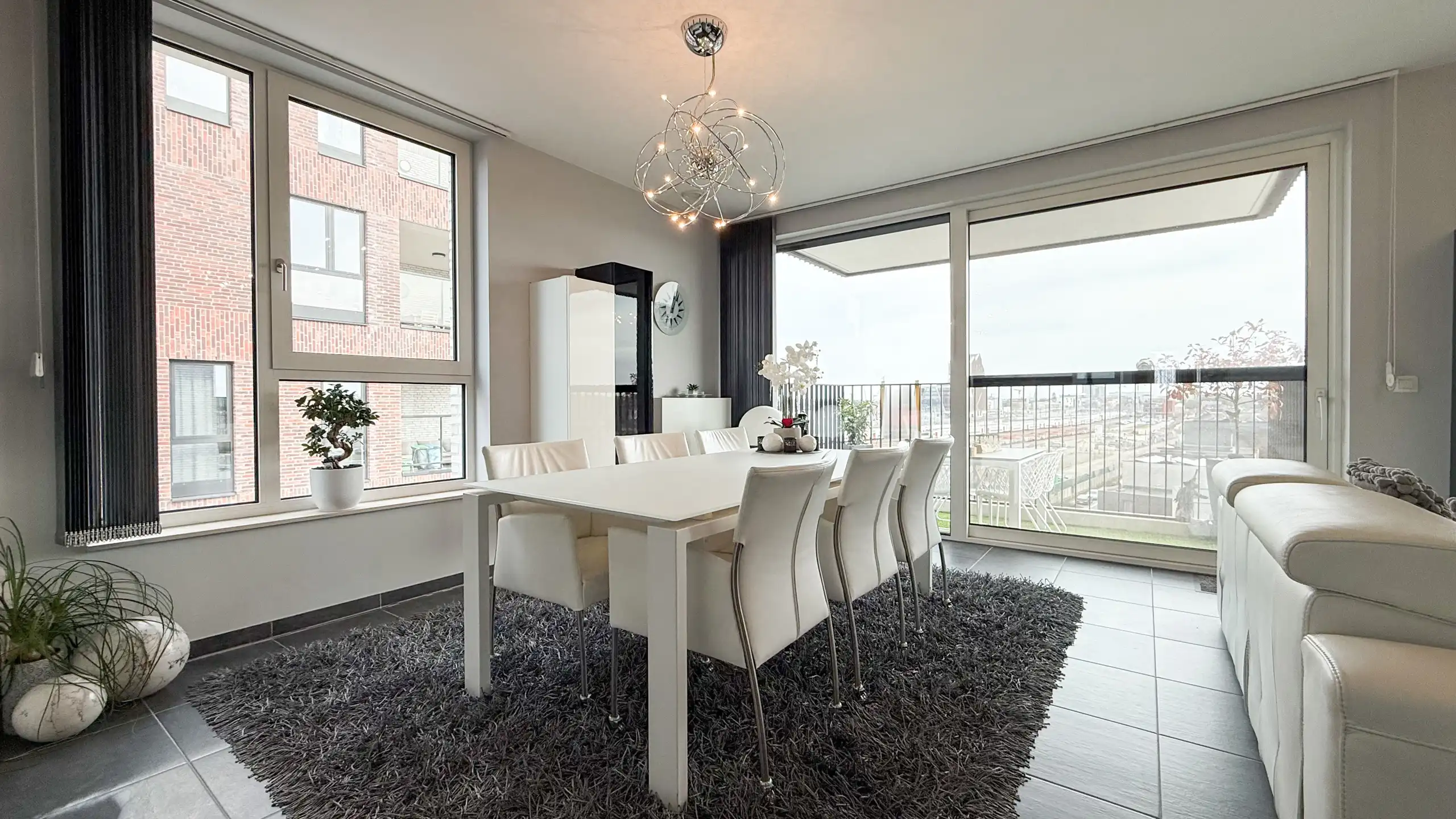 Instapklaar appartement met vrij uitzicht en parkeerplaats! foto 8