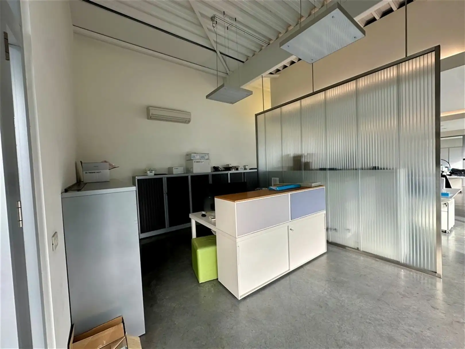 Magazijn met kantoren te koop in Gent nabij R4 foto 11