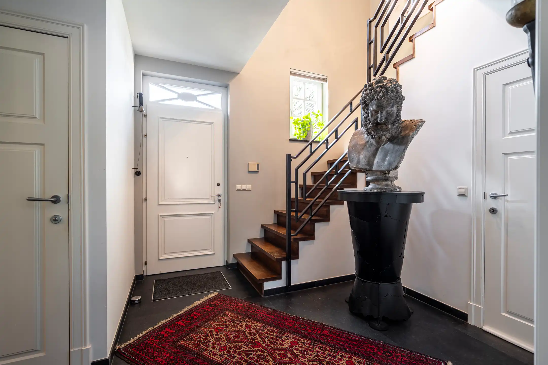 Luxe  villa met een oppervlakte van 475m²  op 1.383m² grond. foto 3