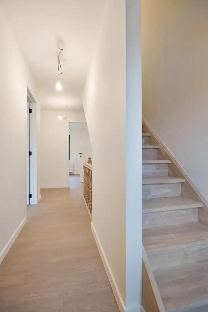 Volledig gerenoveerde halfopen bebouwing met 3 slaapkamers, tuin, terras en garage in Kumtich! – EPC 95 kWh/m² - bewoonbare opp. 153 m² foto 18