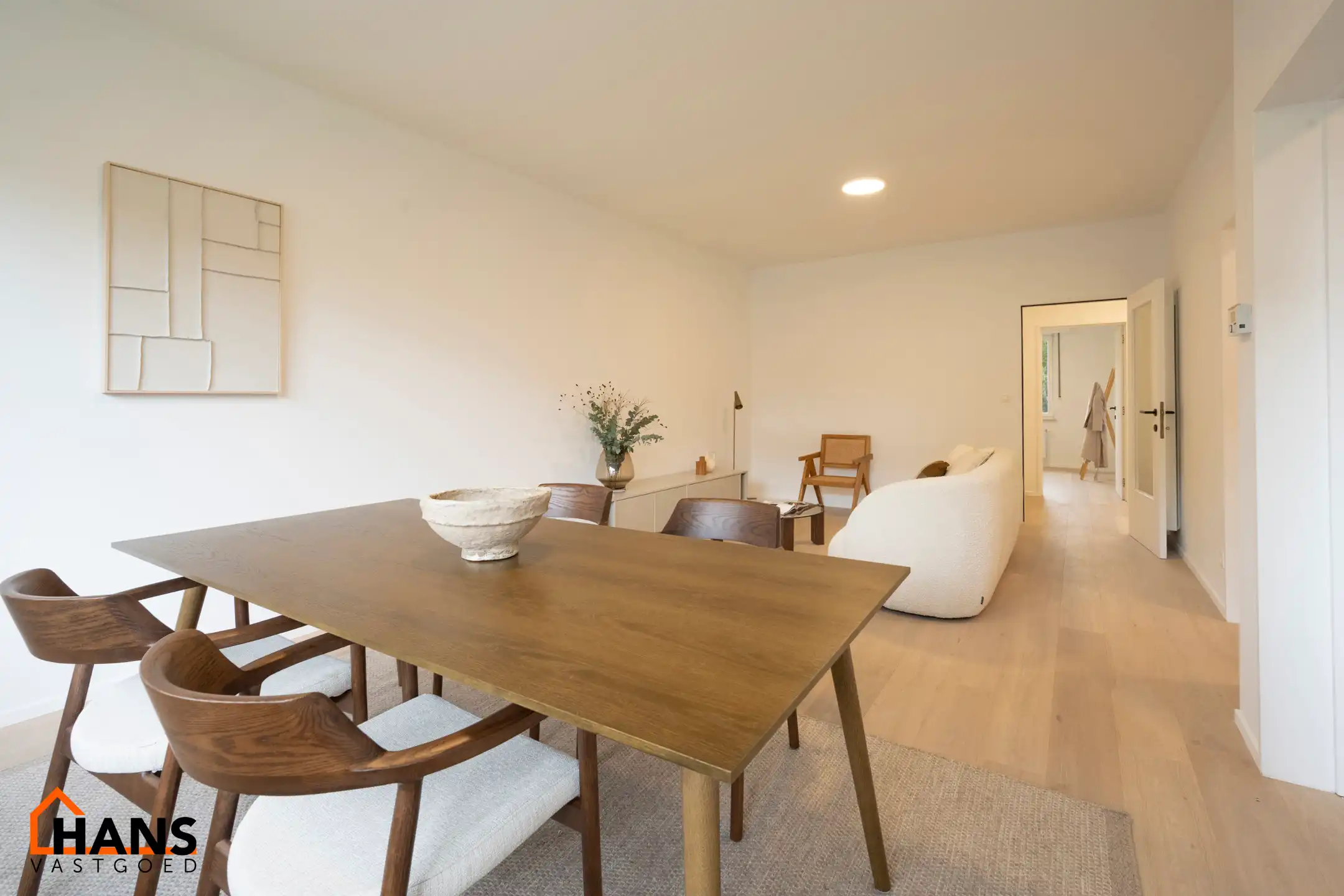 Gerenoveerd gelijkvloers appartement met 2 tuinen en garage. foto 10