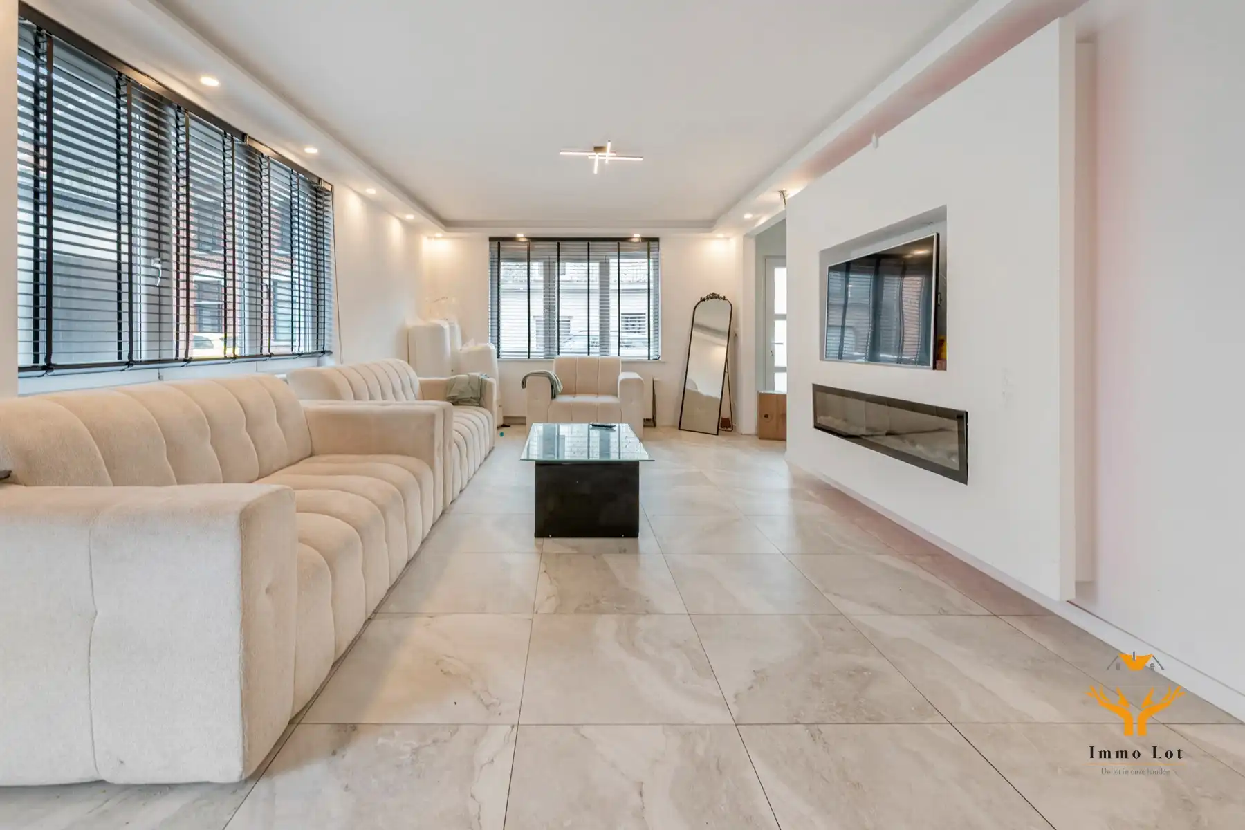 Woning met toonzaal, magazijn en garages te Hamme foto 16