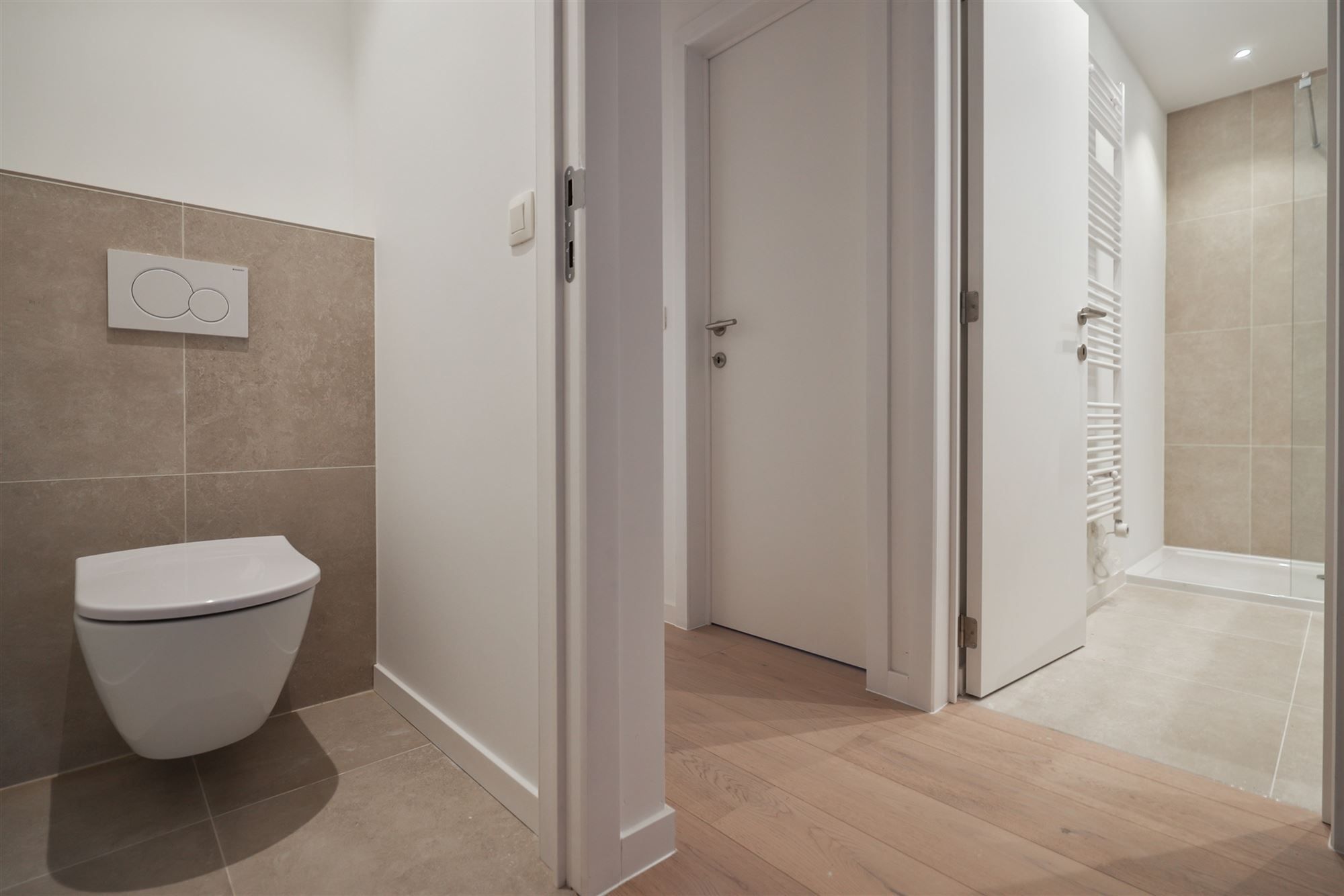 Knap volledig nieuw duplexappartement foto 13