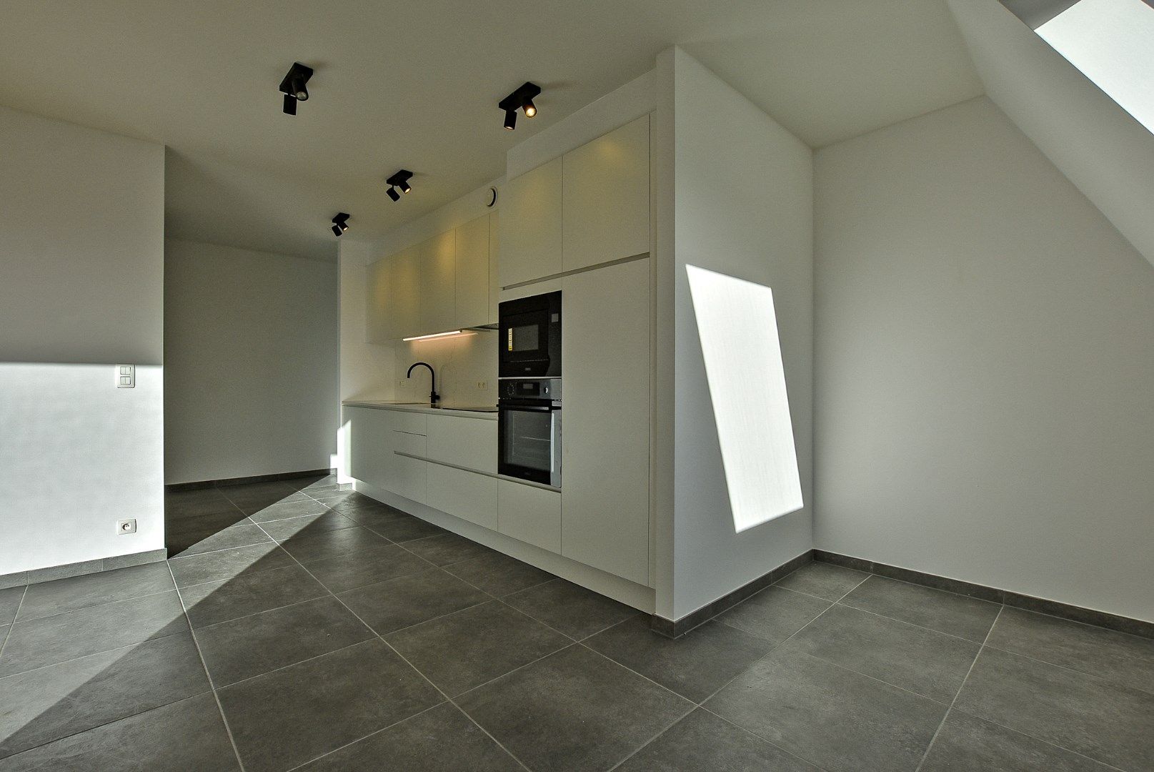 Recent appartement (100 m²) met 2 slaapkamers te Oostduinkerke foto 22