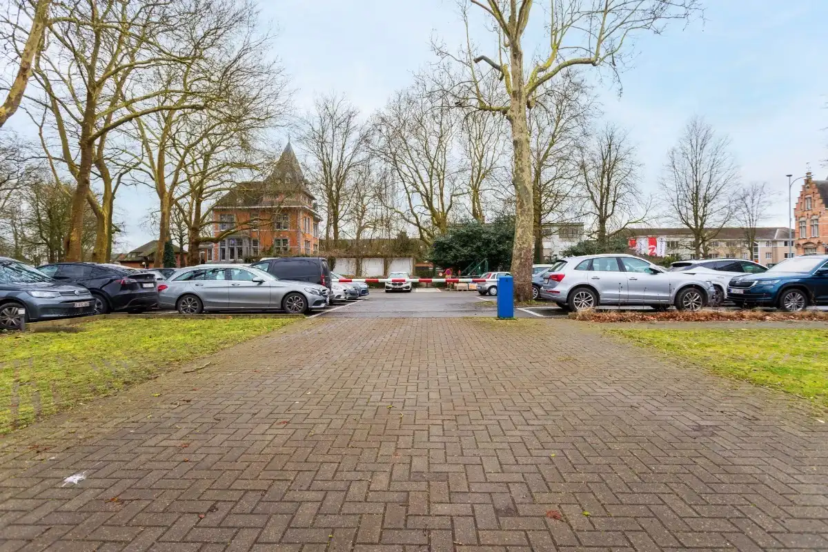 Autostaanplaats te koop in Zwevegem foto 2