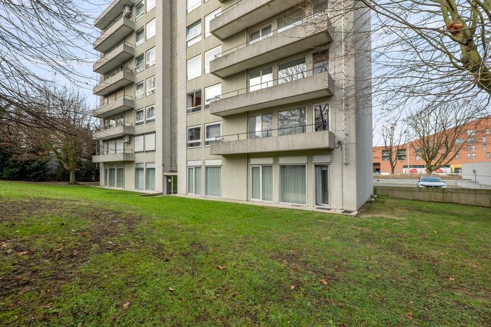 RUIME KANTOORRUIMTE VLAKBIJ HET CENTRUM VAN SINT-TRUIDEN foto 19