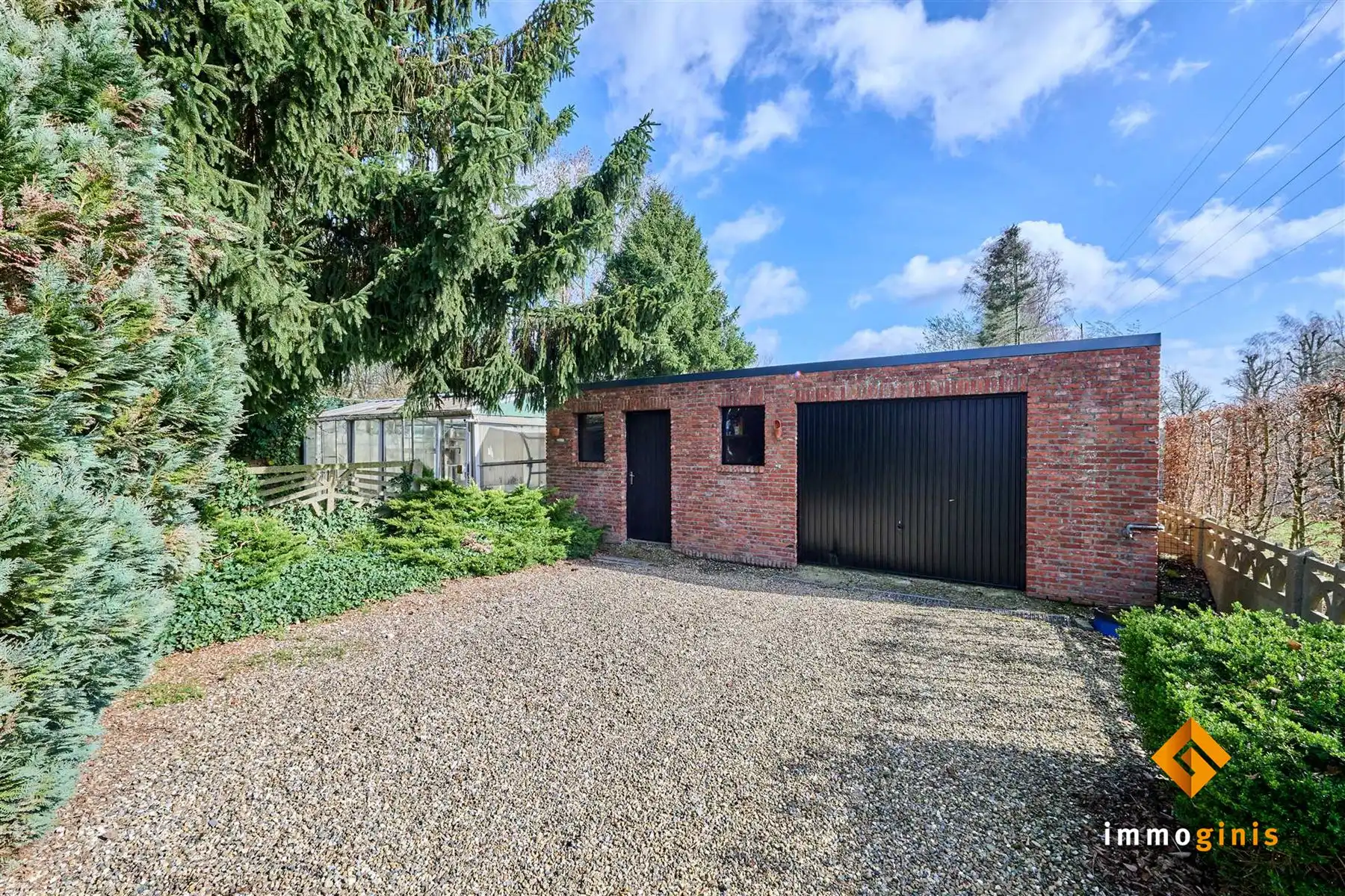 Verrassend ruime, te renoveren woning met 3 slaapkamers en uitbreidingsmogelijkheden op zolder! foto 22